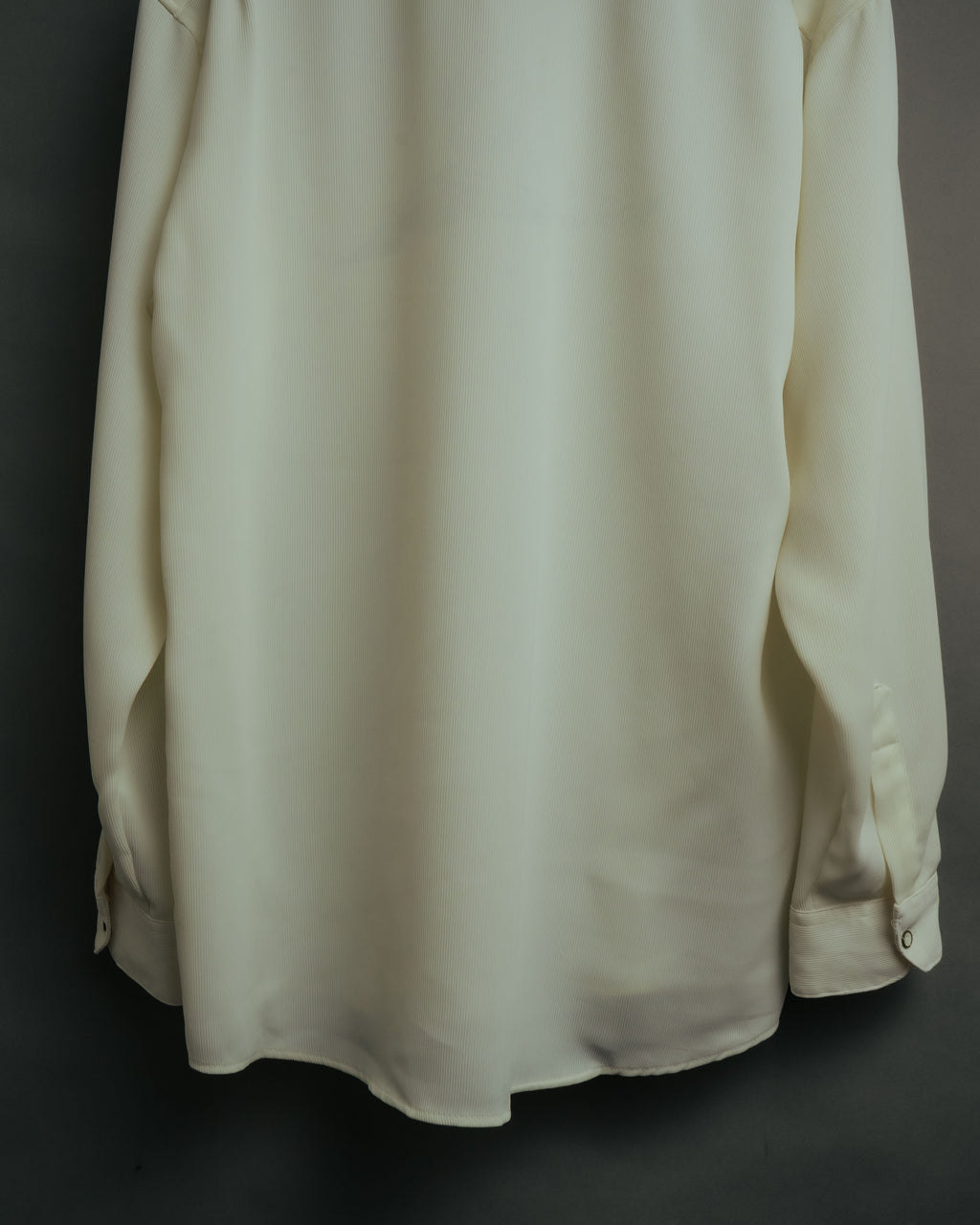 -MOOD Vintage Collections-
90’s Fine ridge ivory drape shirt