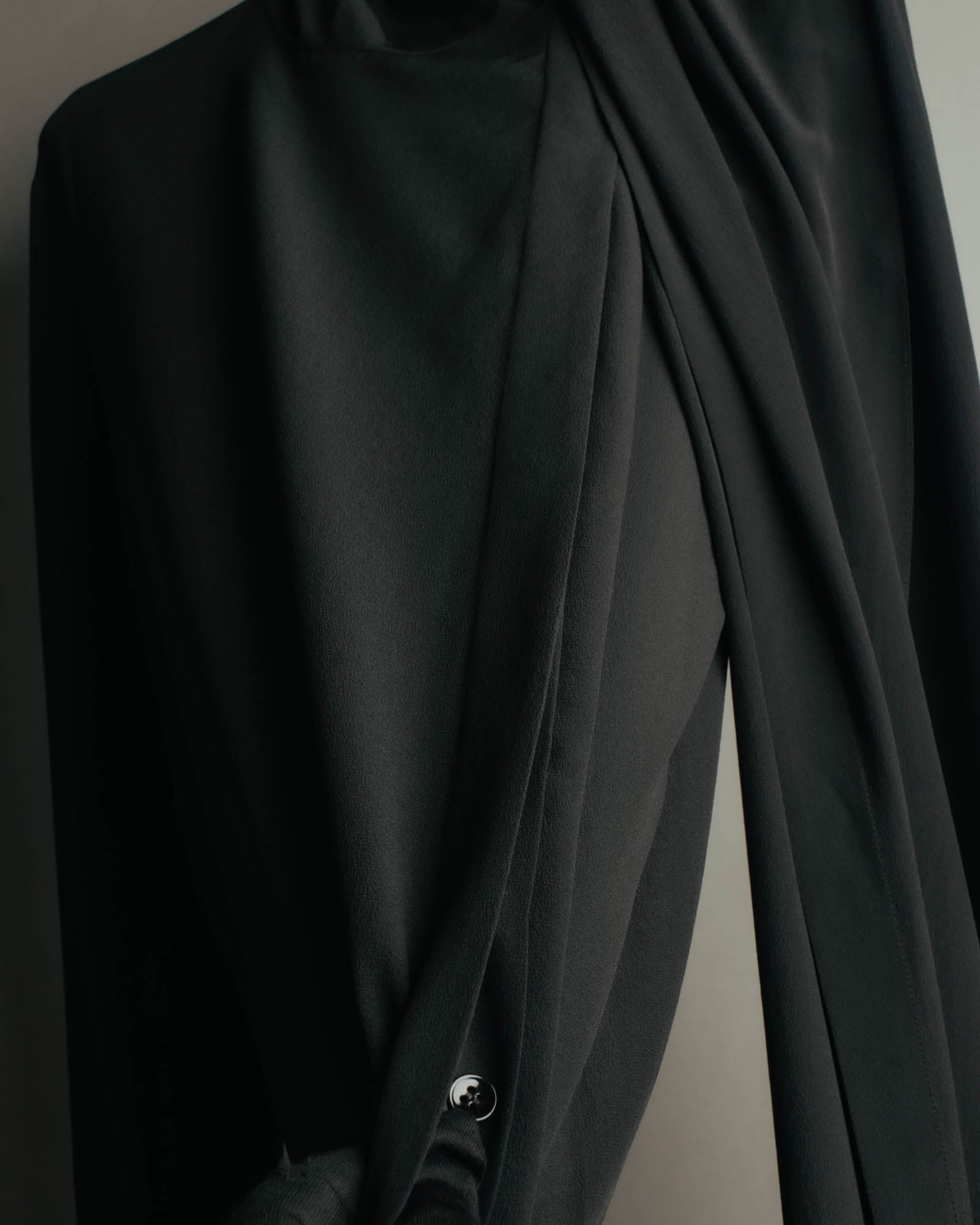 -SPECIAL- "SAINT LAURENT PARIS" 10's Fluid silk scarf-neck blouse