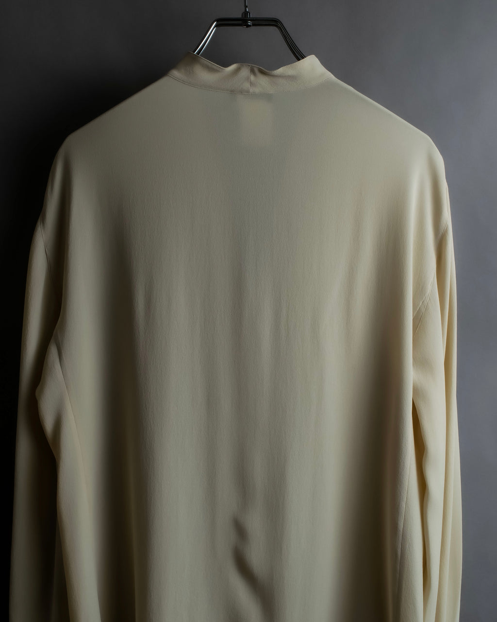"GIORGIO ARMANI" Ivory color no collar silk shirt