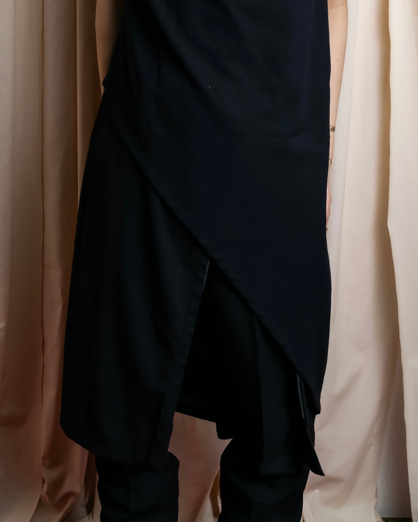 "ANN DEMEULEMEESTER" Cape draping docking design zipper sleeveless dress