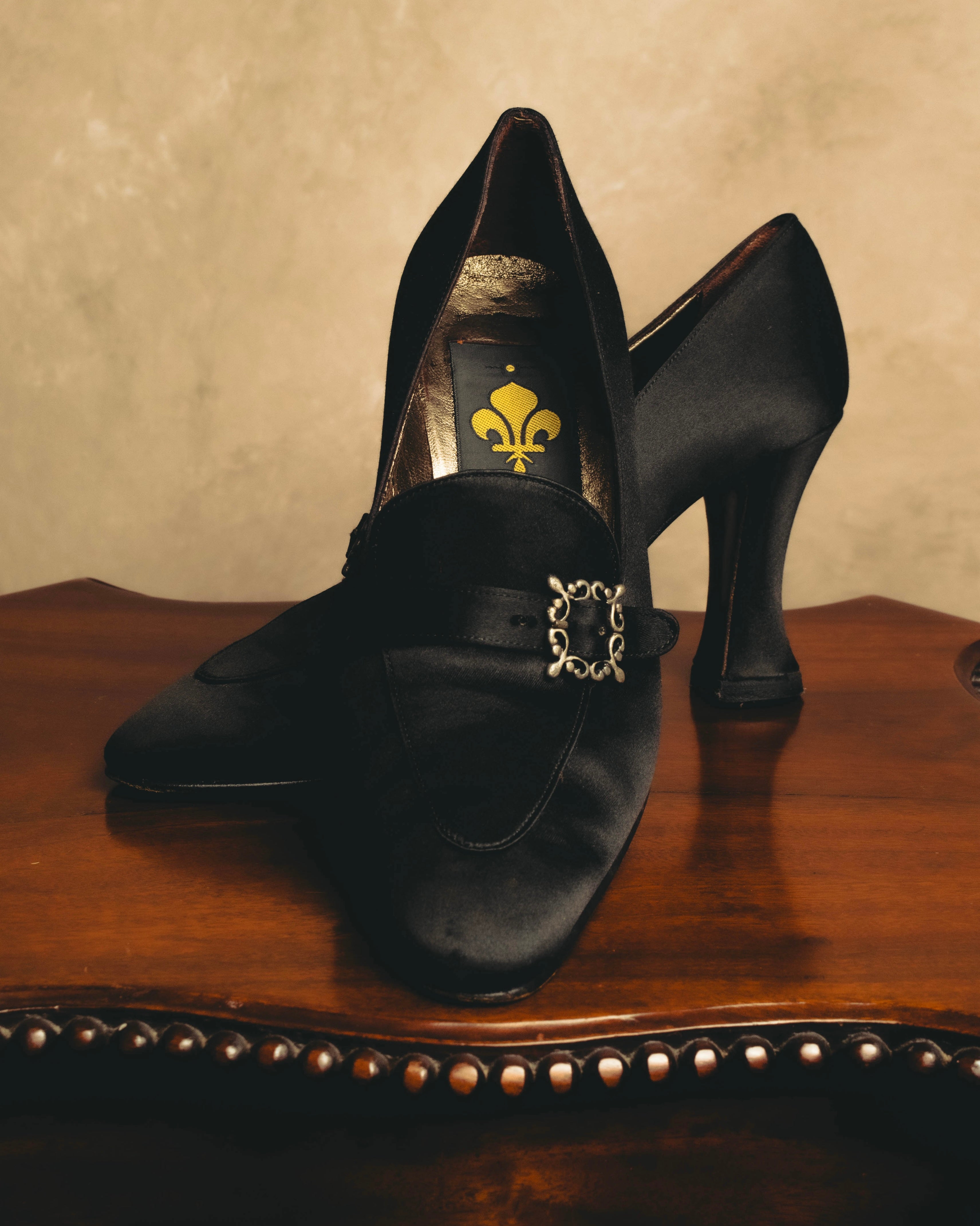 "PATRICK COX" 90's-00's Satin buckle heeled loafer pumps