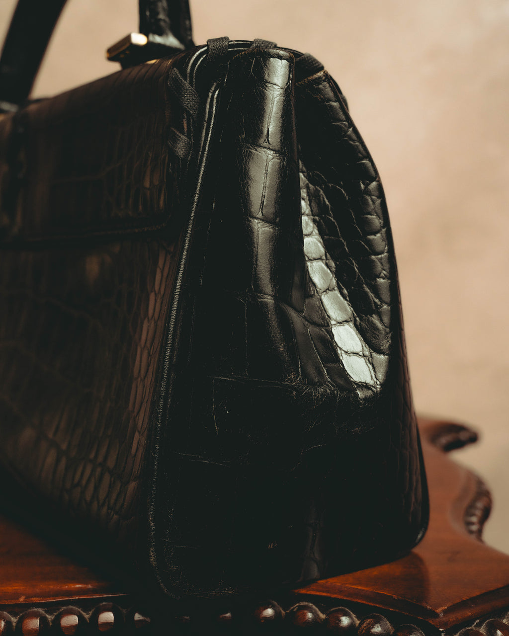 -SPECIAL- “Yves Saint Laurent” 80’s-90’s Crocodile embossed lace-up handbag