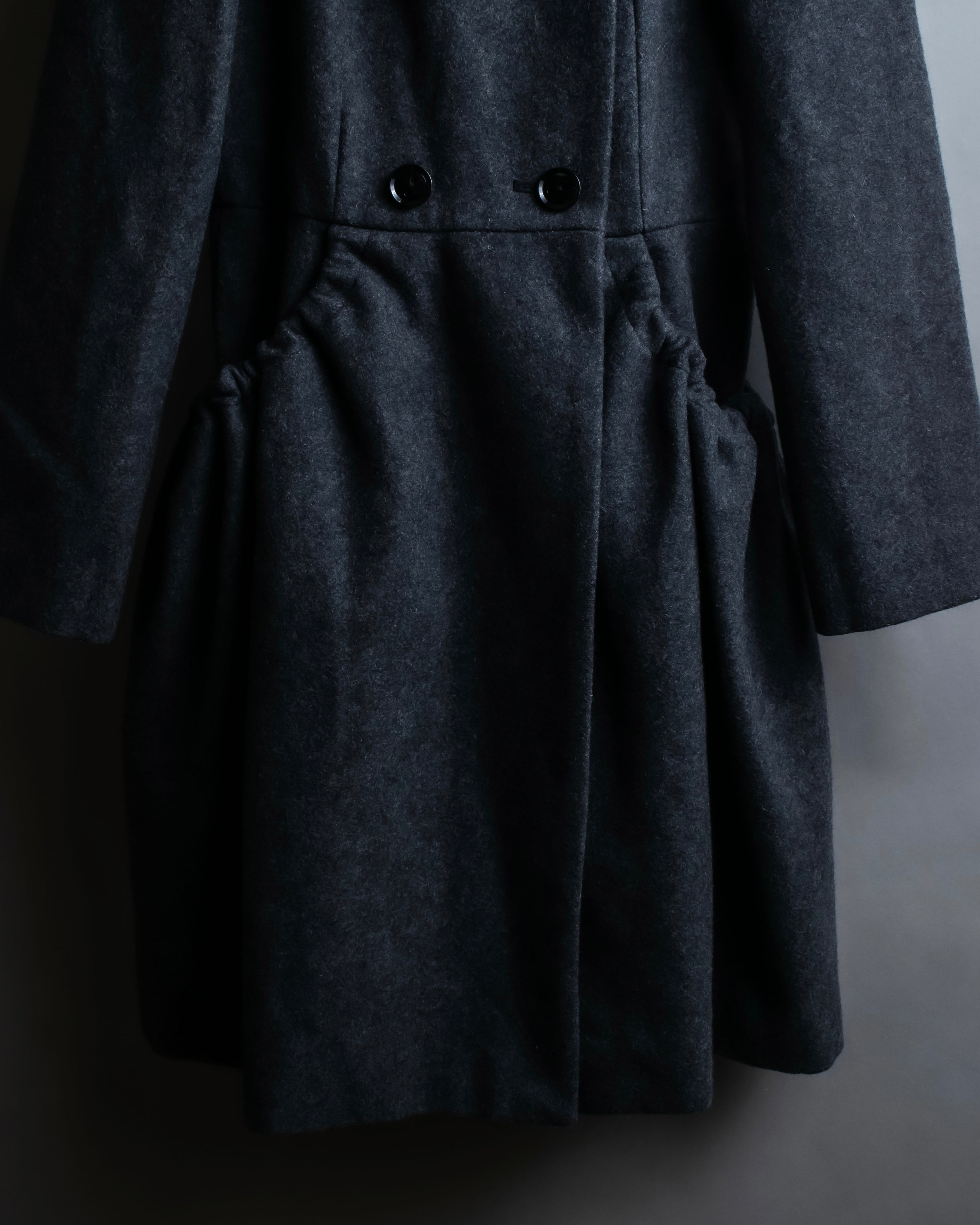 "Chloe" Gathered waist round collar coat