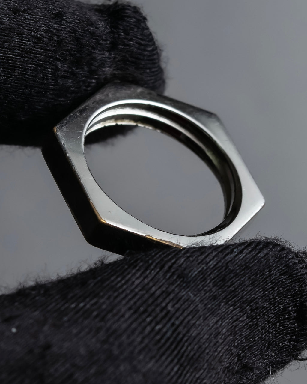 "MAISON MARGIELA" Numbered logo engraved hexagonal silver ring