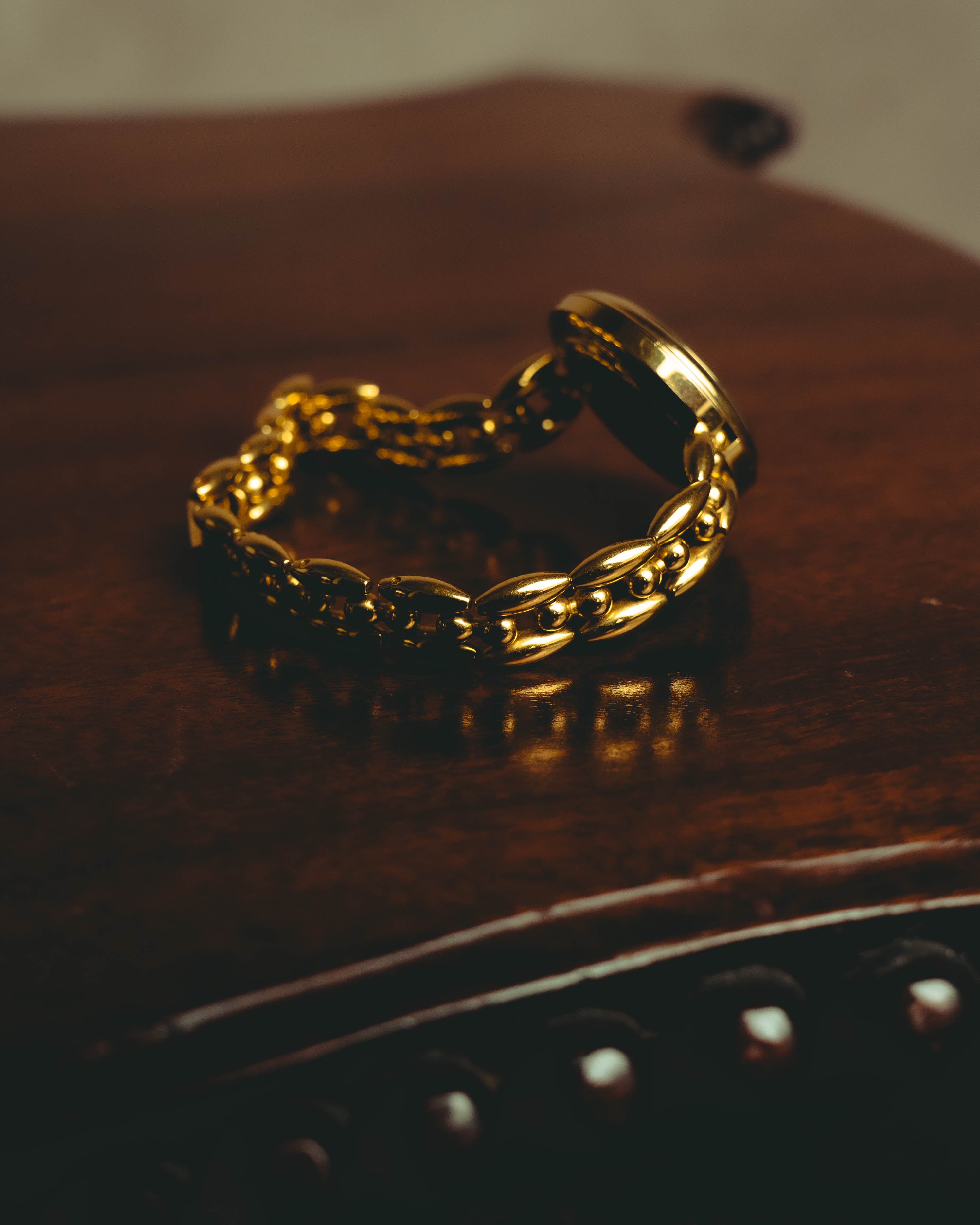 –SPECIAL– "GUCCI" 80's-90's Elegant gold tone wristwatch