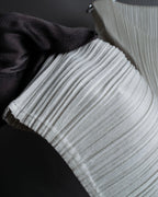 "PLEATS PLEASE ISSEY MIYAKE" Off-white tank top