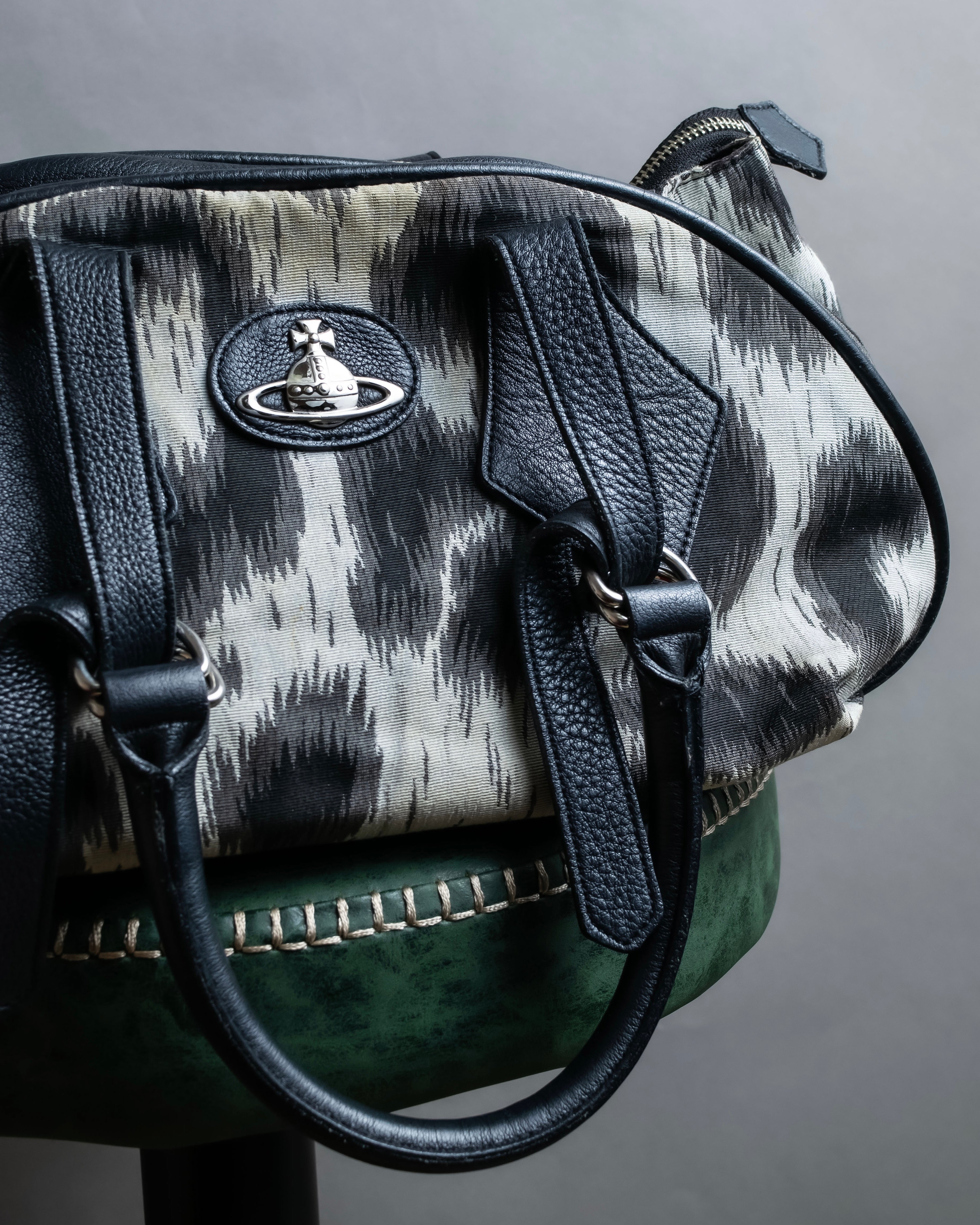 "Vivienne Westwood" Leopard abstract print rounded horizontal shape one handle bag