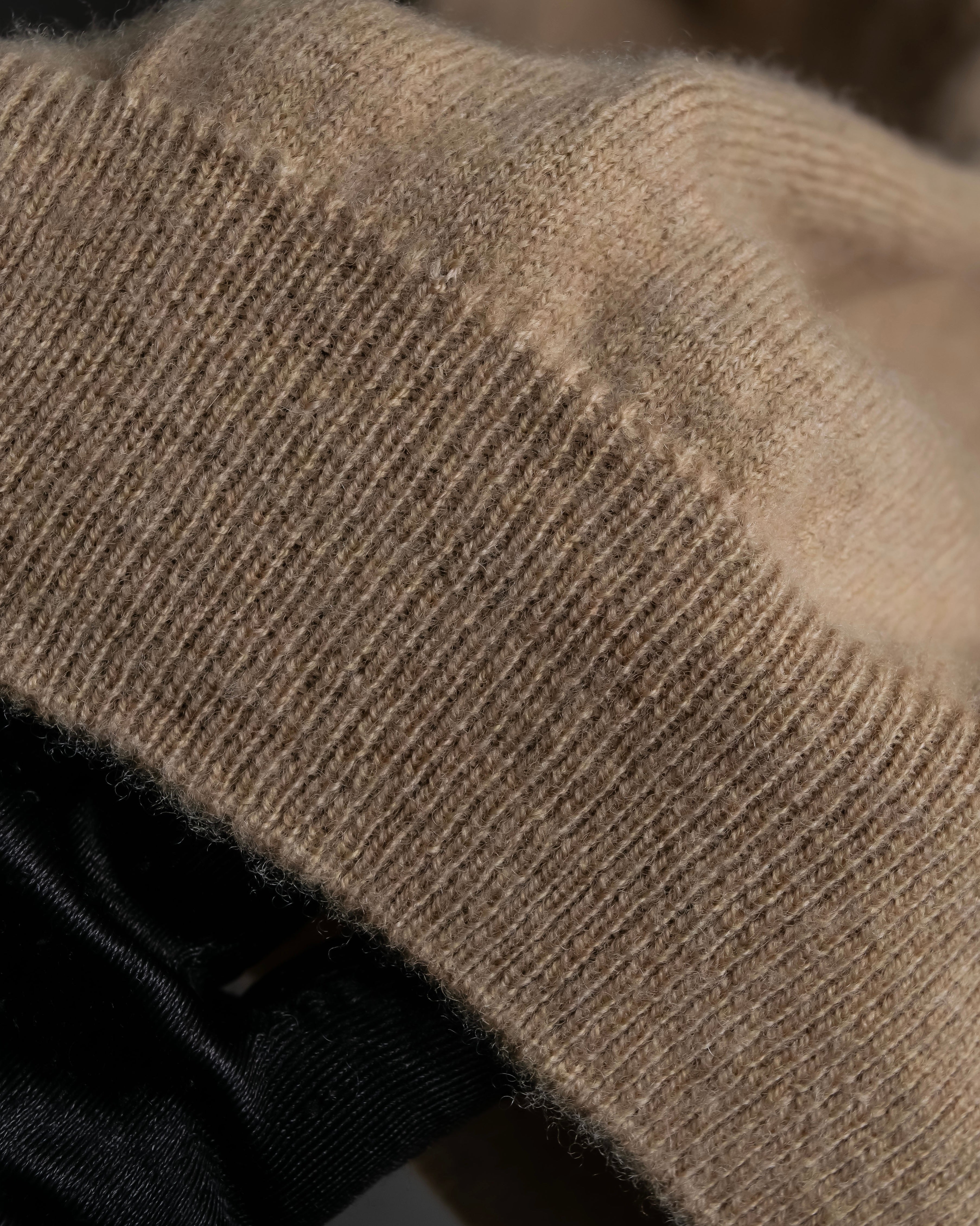 "MAISON MARGIELA" Beige color turtleneck sleeveless wool knit