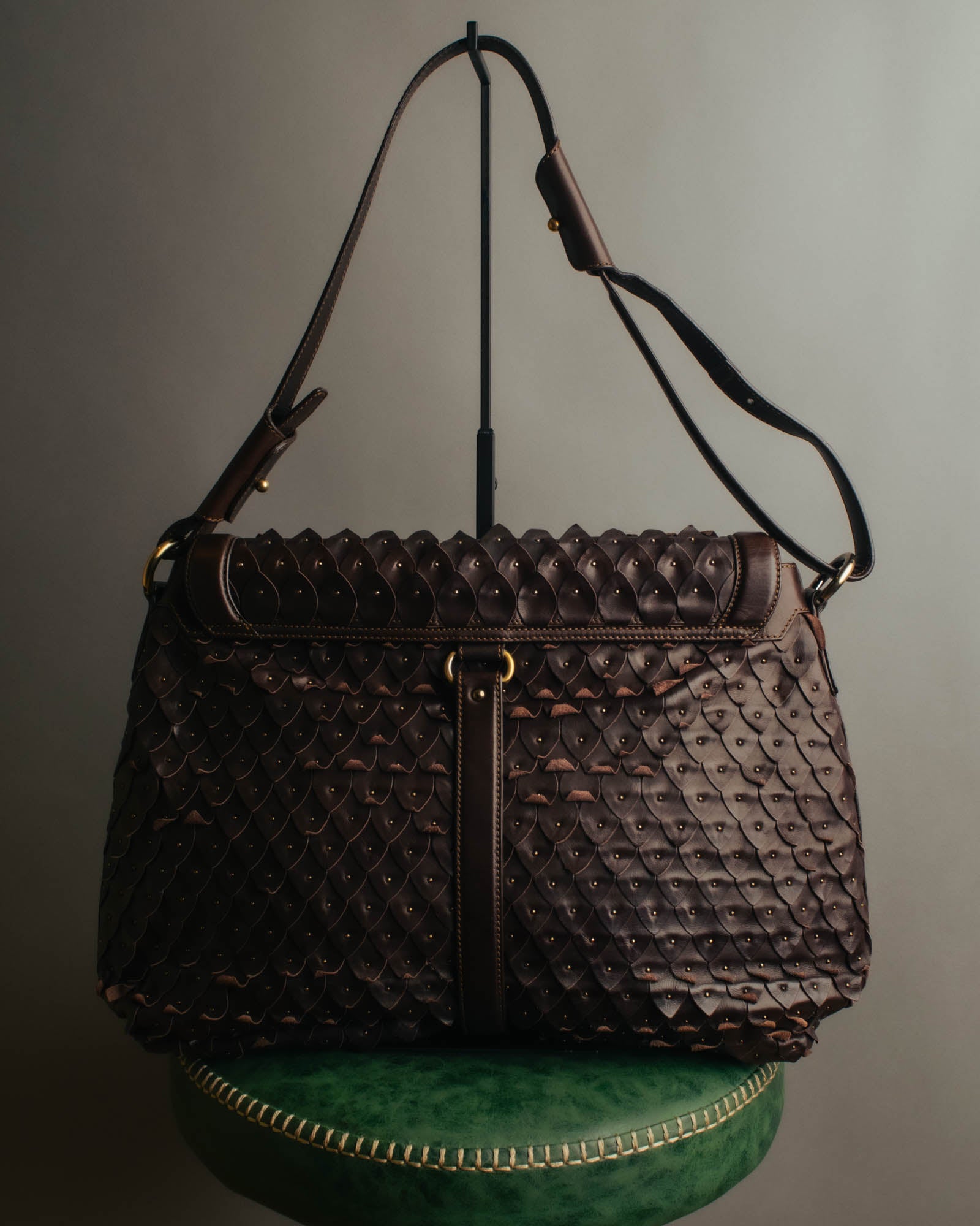 -SPECIAL- “Salvatore Ferragamo” 00’s-10’s Leather scale appliqué gancini shoulder bag