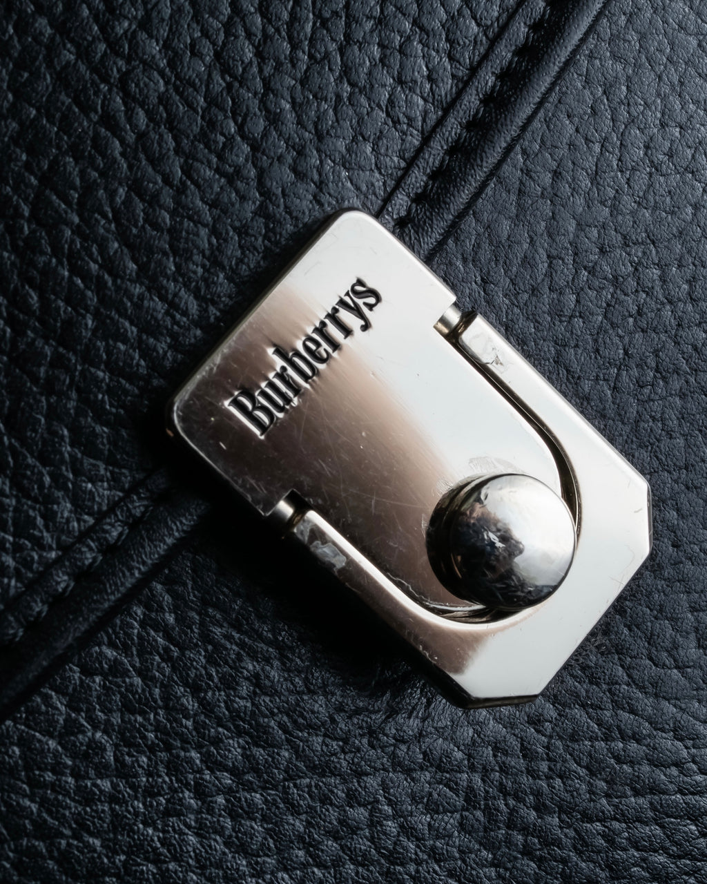 "BURBERRYS" Metal fittings design grain leather 2way bag