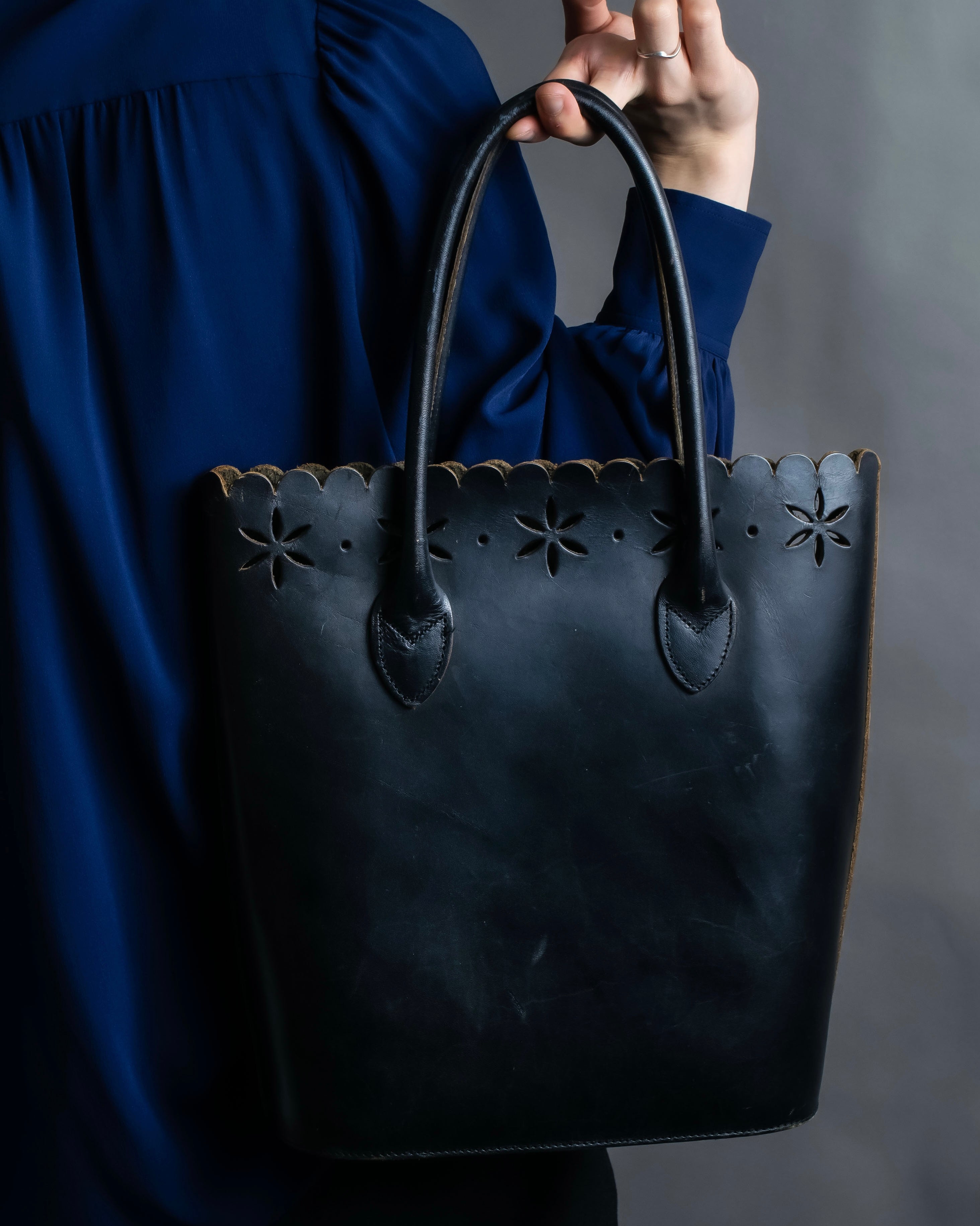 "tricot COMME des GARCONS" Floral pattern punching design tote bag