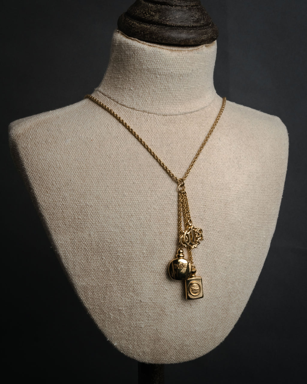 “Christian Dior” 90’s Dune charm long necklace