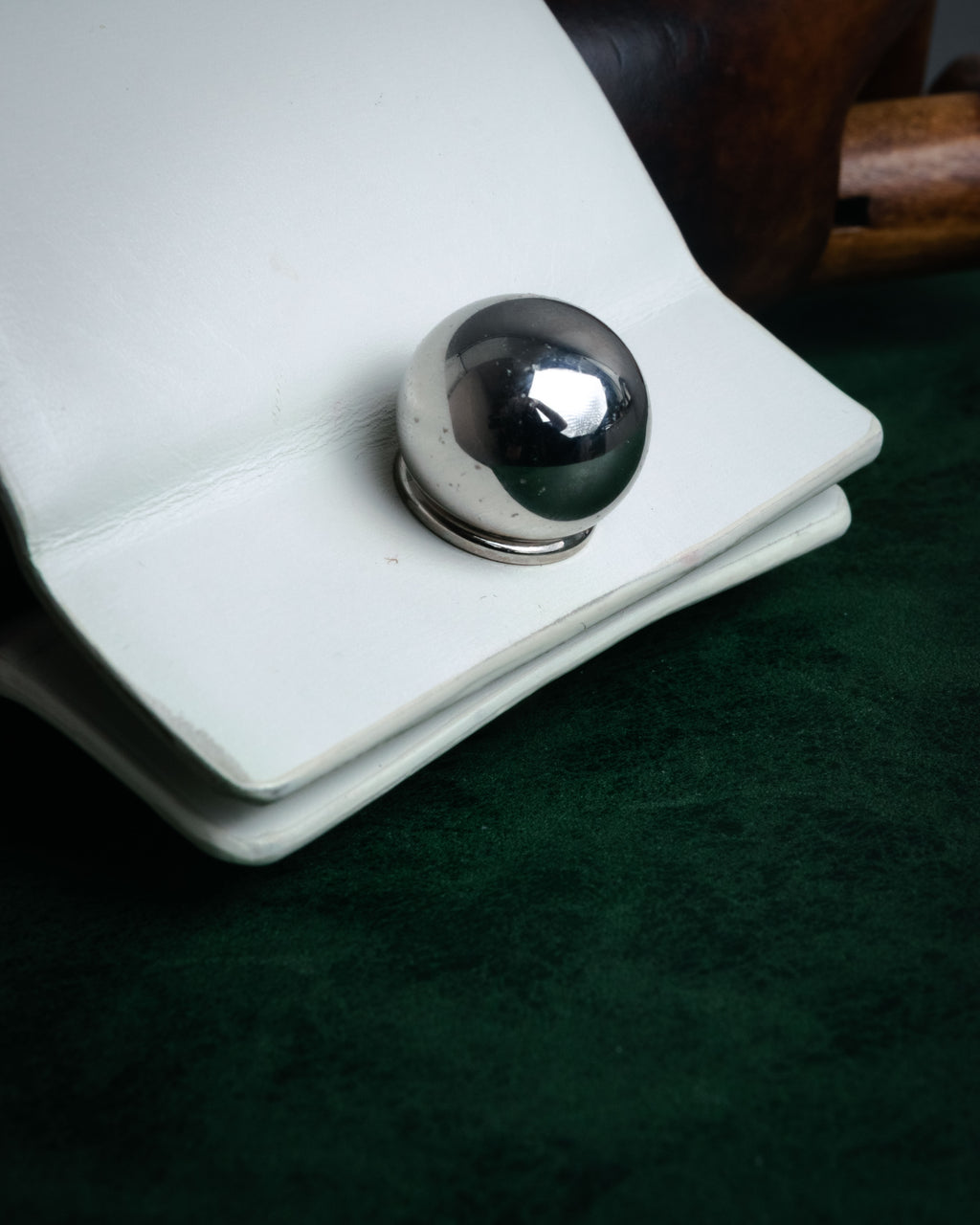 “JIL SANDER” 2020’s Sculptural leather cuff bangle