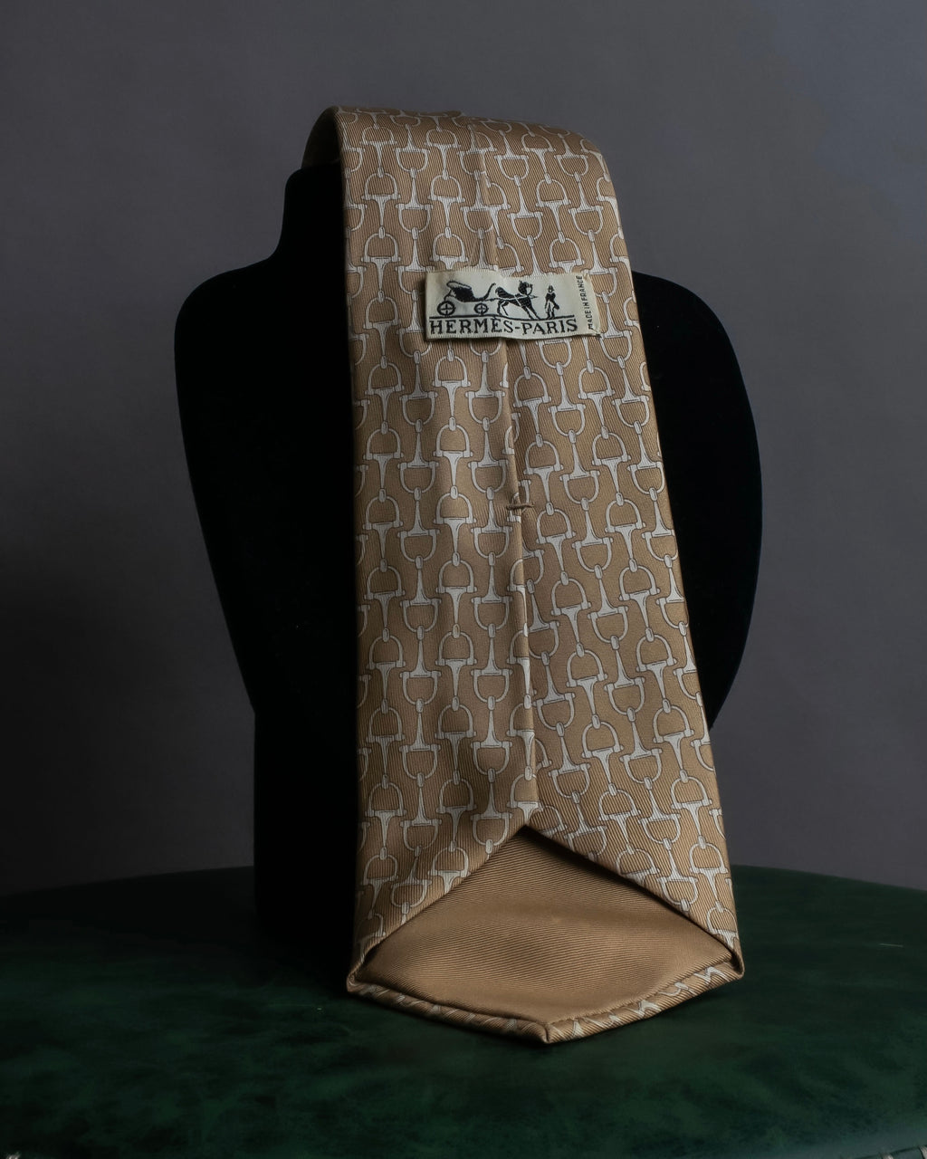 "HERMES" Horsebit motif silk necktie