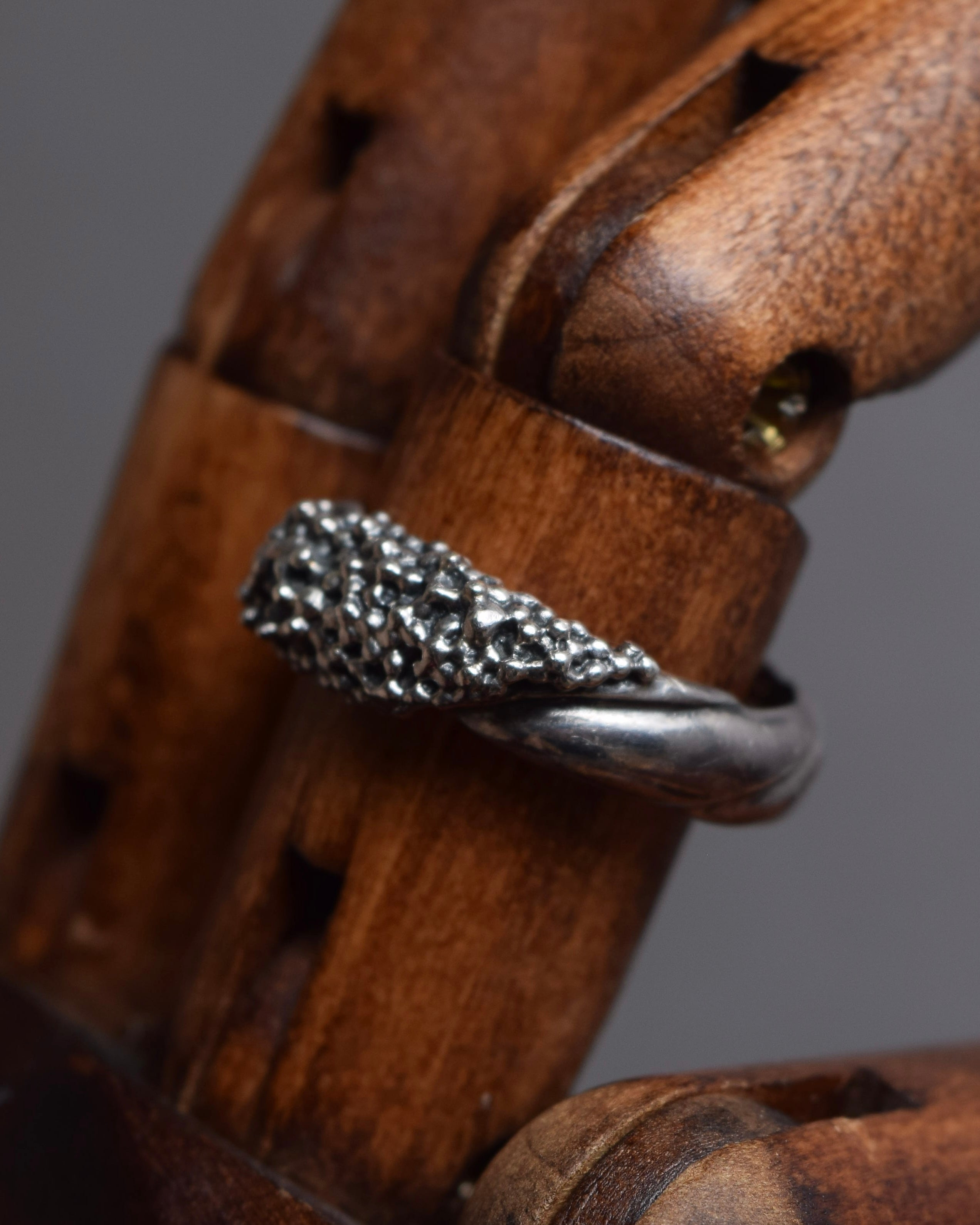 "GEORG JENSEN" Delicate bead top oversized silver ring