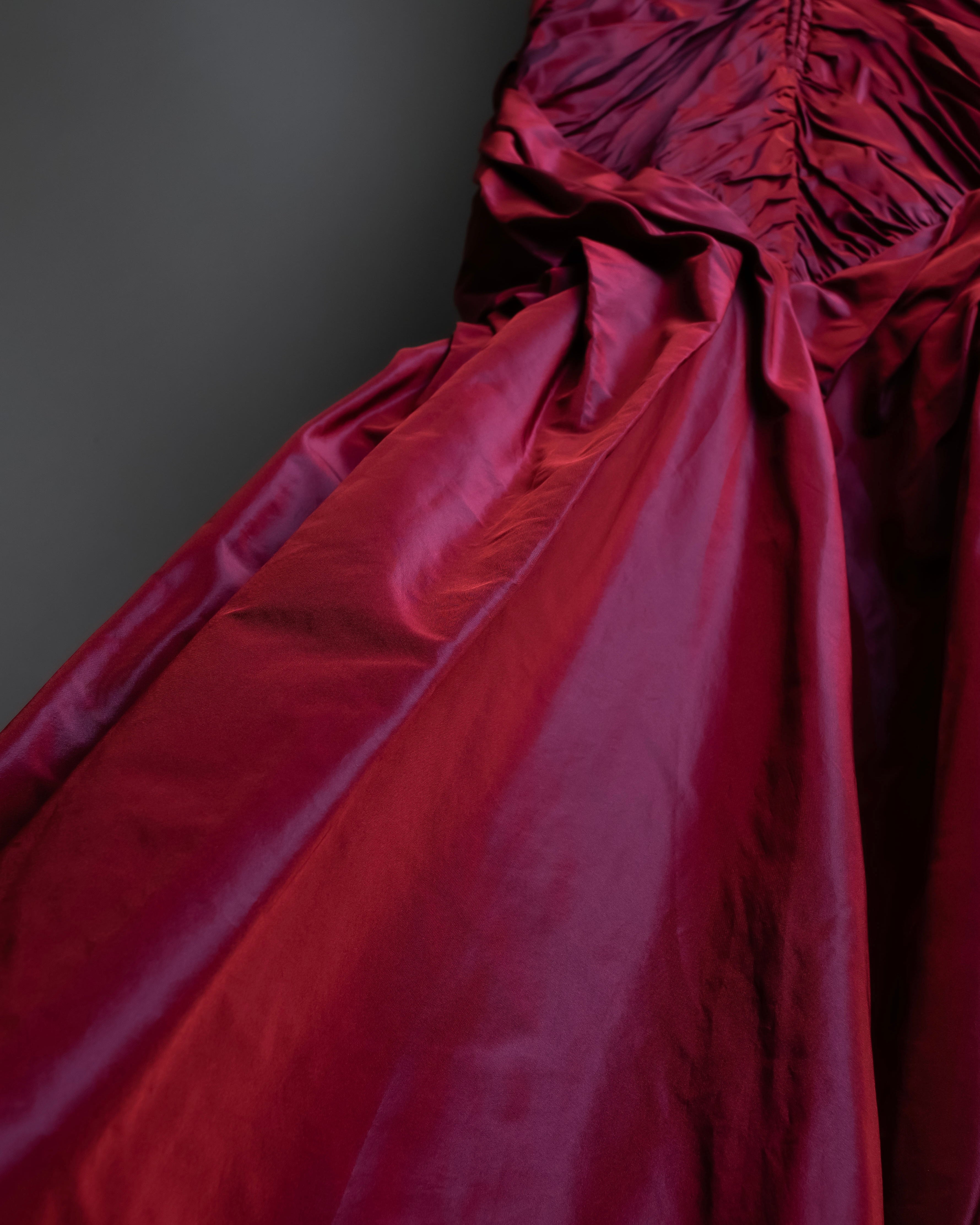 "TADASHI SHOJI" Beautiful color design dress