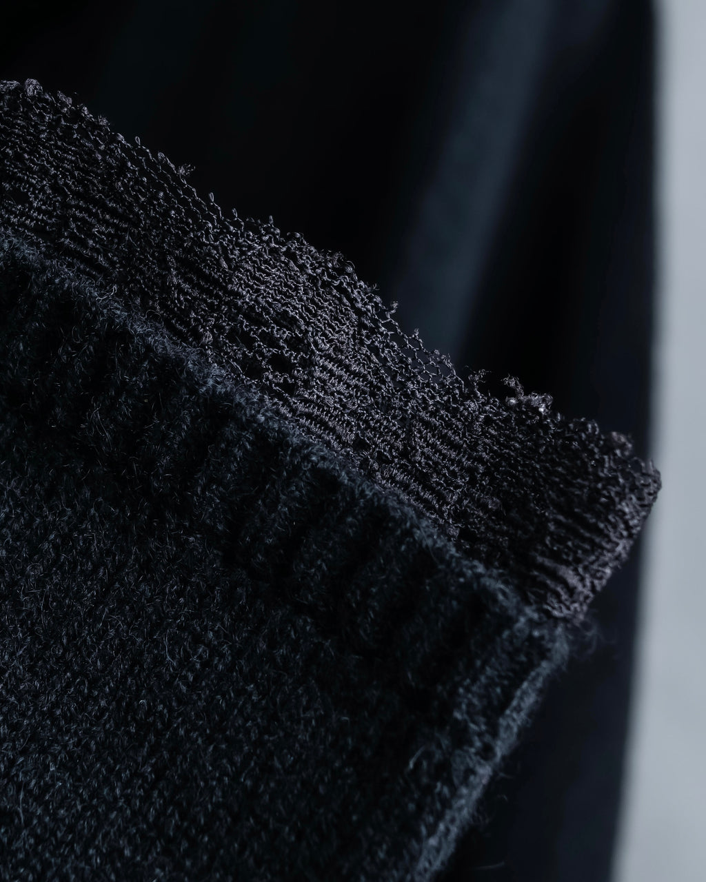 "DOLCE & GABBANA" Lace layered design V-neck knit