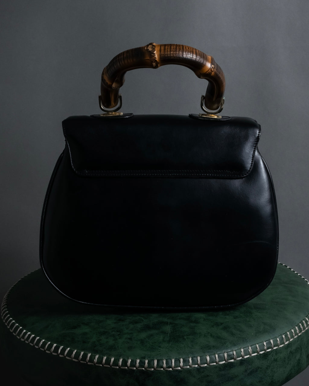 -MOOD Christmas Collection-
"CELINE" 70's Curved organic silhouette bamboo leather hand bag