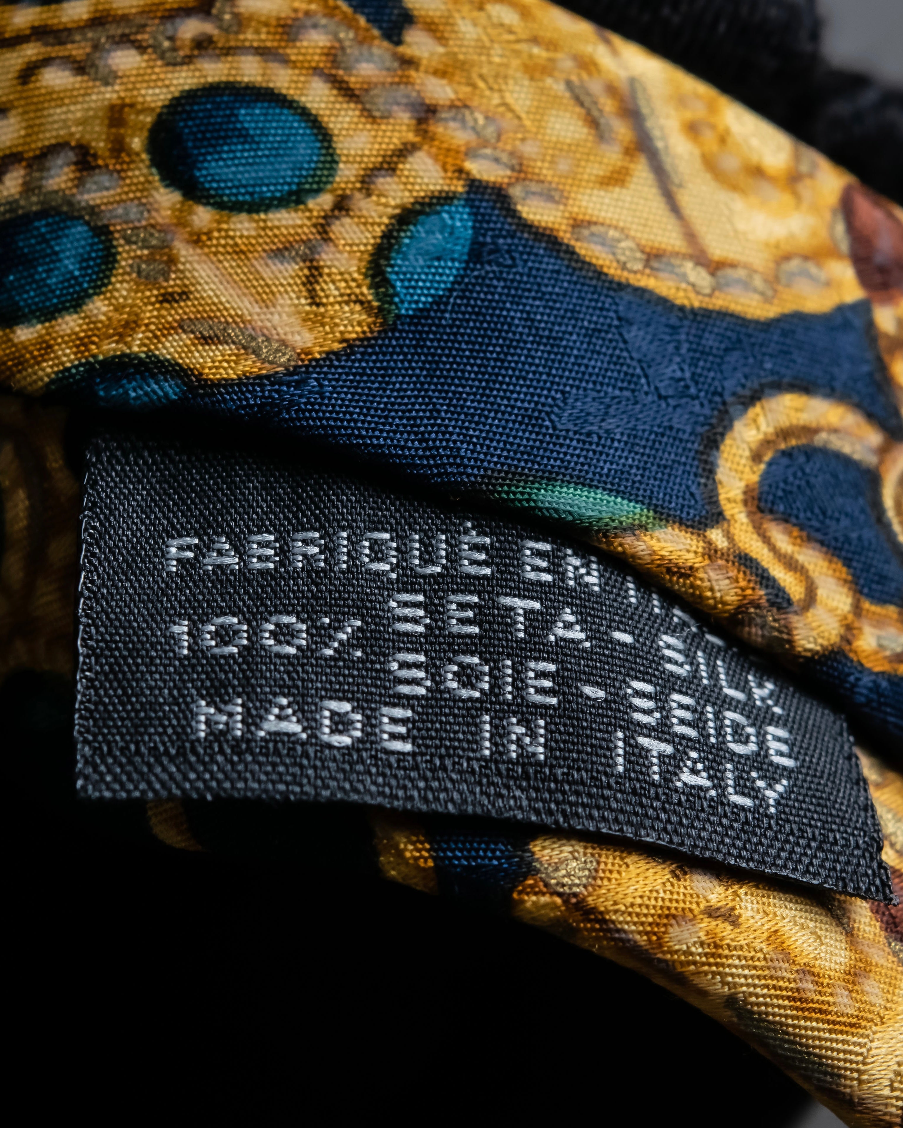 "CHANEL" Jewelry pattern silk necktie