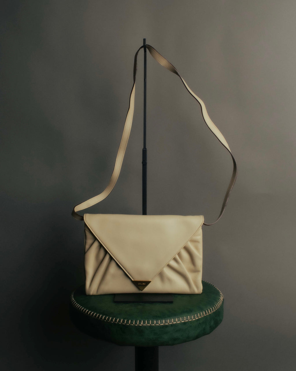 "CELINE" 80's-90's Vintage triangle flap gather leather shoulder bag