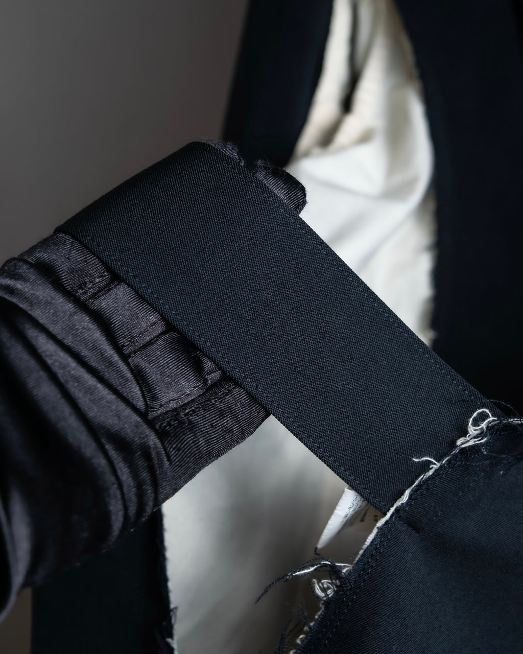 "COMME des GARCONS HOMME PLUS" 17AW Cutting design belted tailored jacket