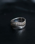 "VENDOME" Crystal attached wave band ring