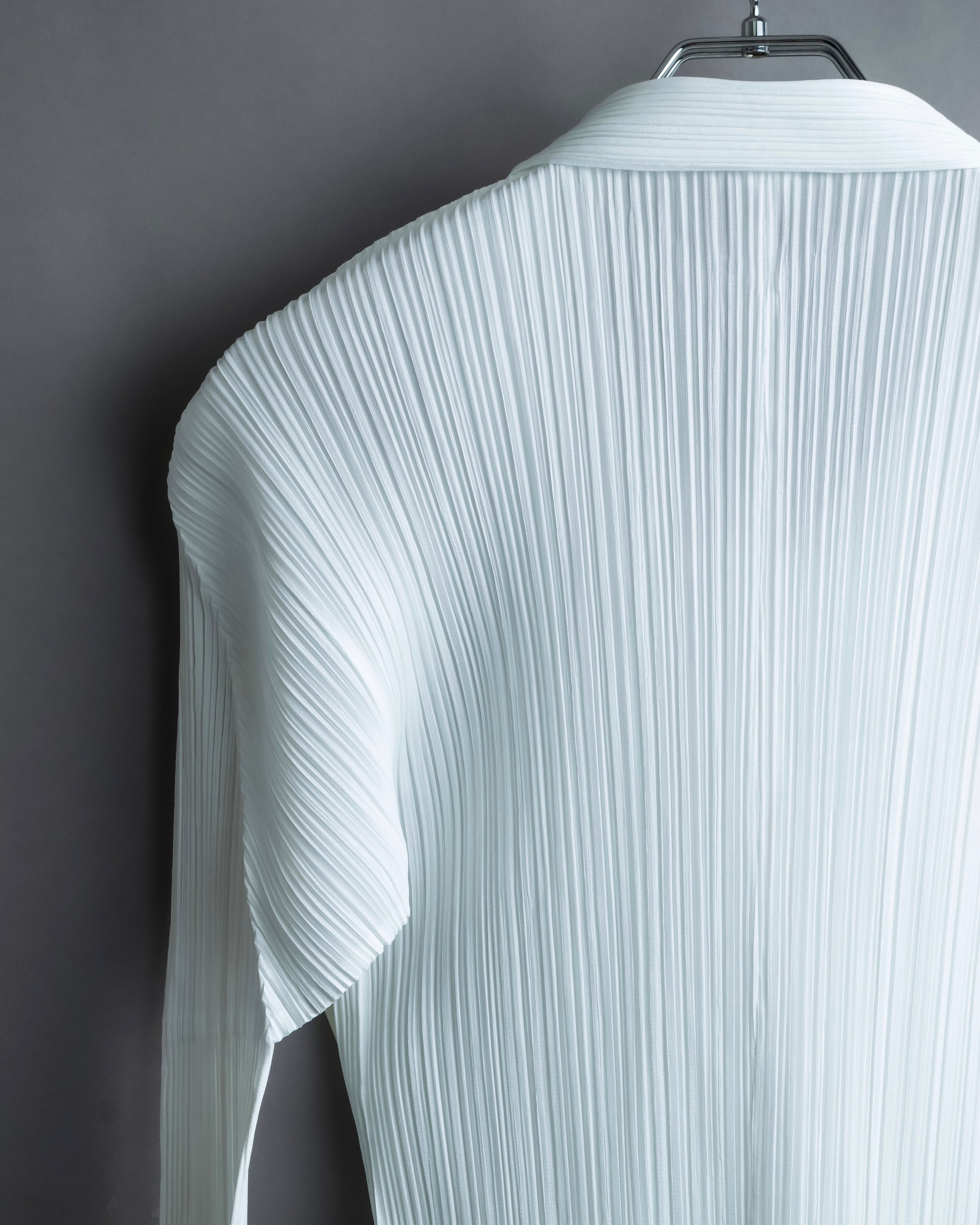 "PLEATS PLEASE ISSEY MIYAKE" Three-dimensional pleated long shirt