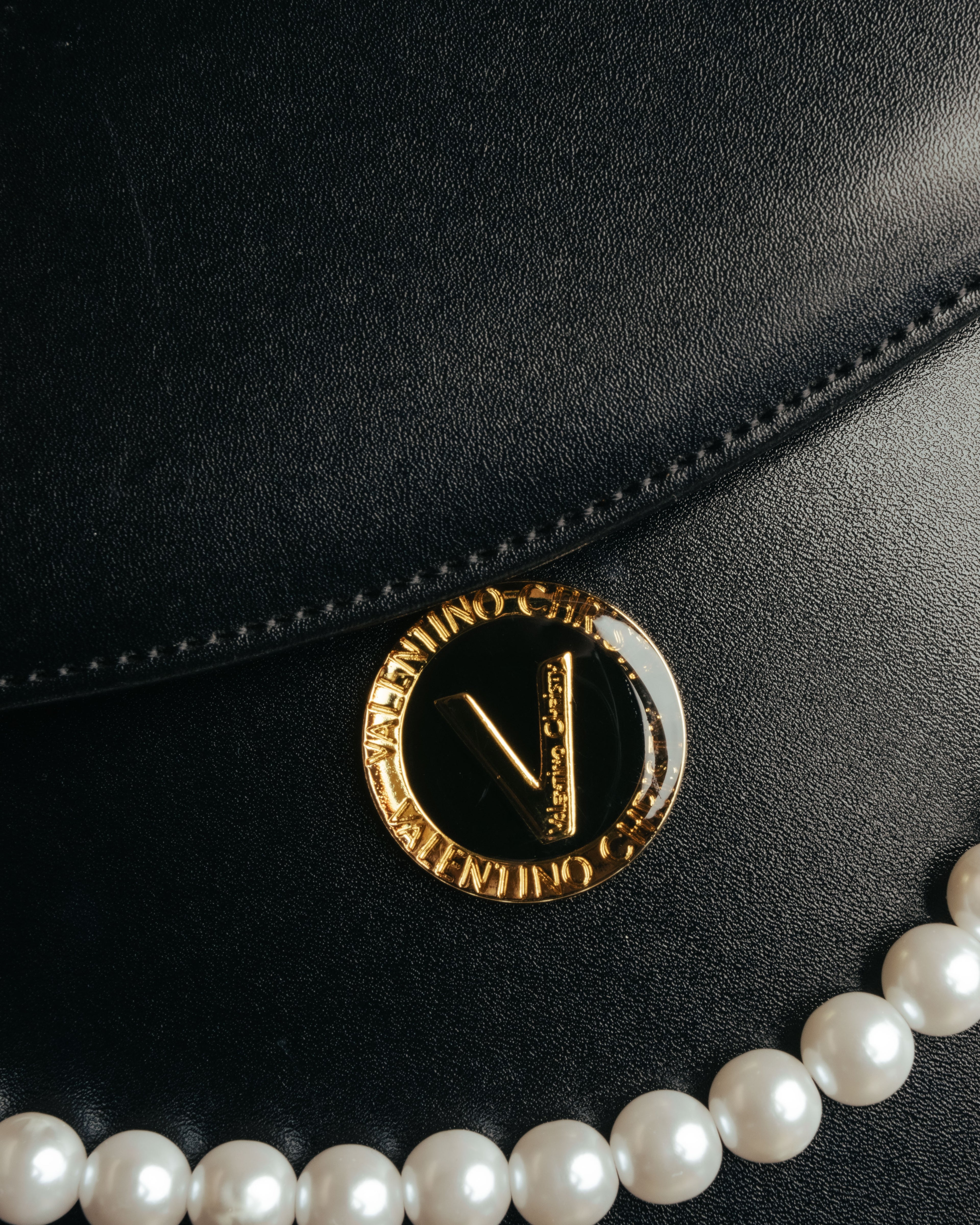 “VALENTINO CHRISTY” 80’s-90’s Pearl chain formal handbag