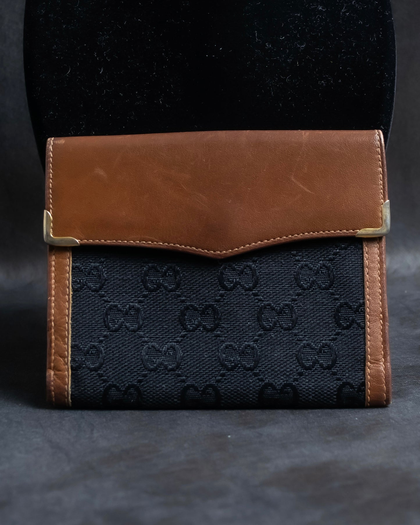 "GUCCI" Interlocking G motif bi fold wallet