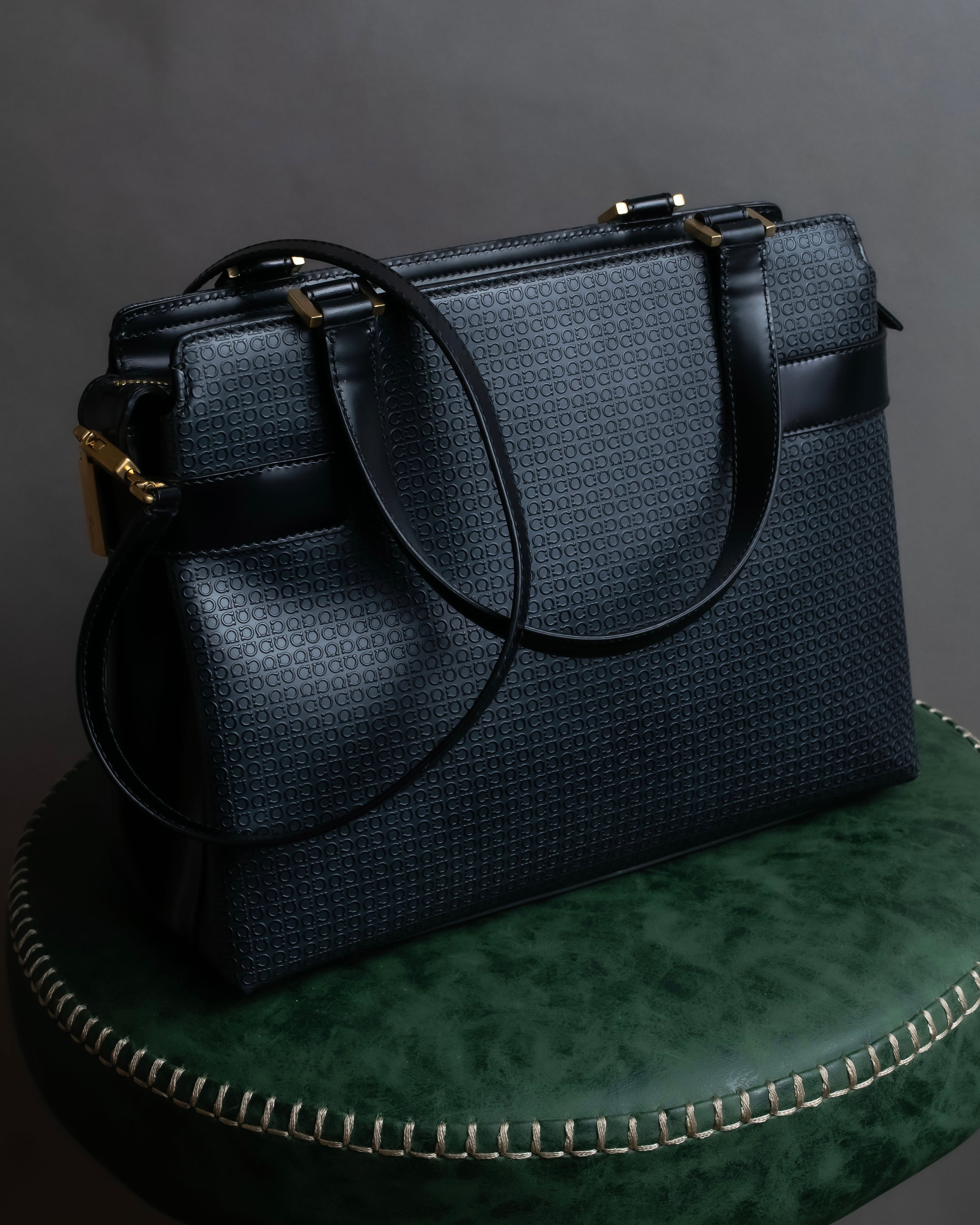 "Salvatore Ferragamo" Gancini motif monogram pattern 2-way shoulder bag