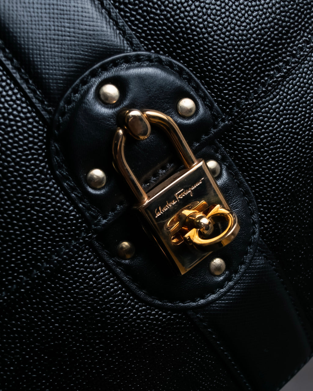 "Salvatore Ferragamo" Key-shaped Gancini motif design leather bag