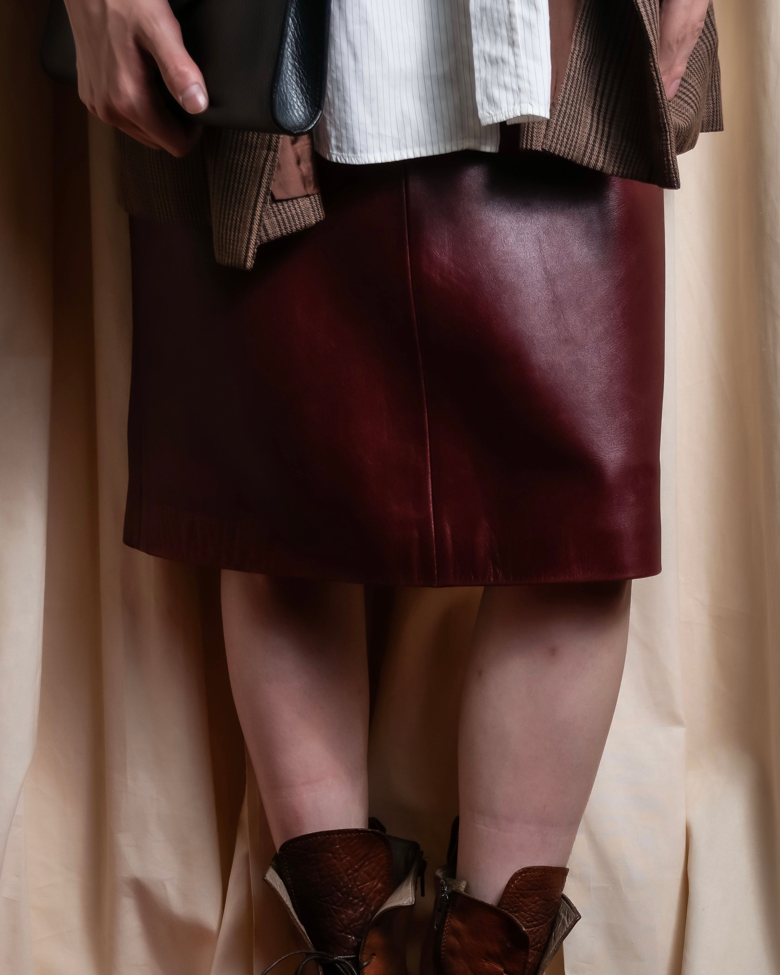 "LOEWE" Burgundy leather front button middle skirt