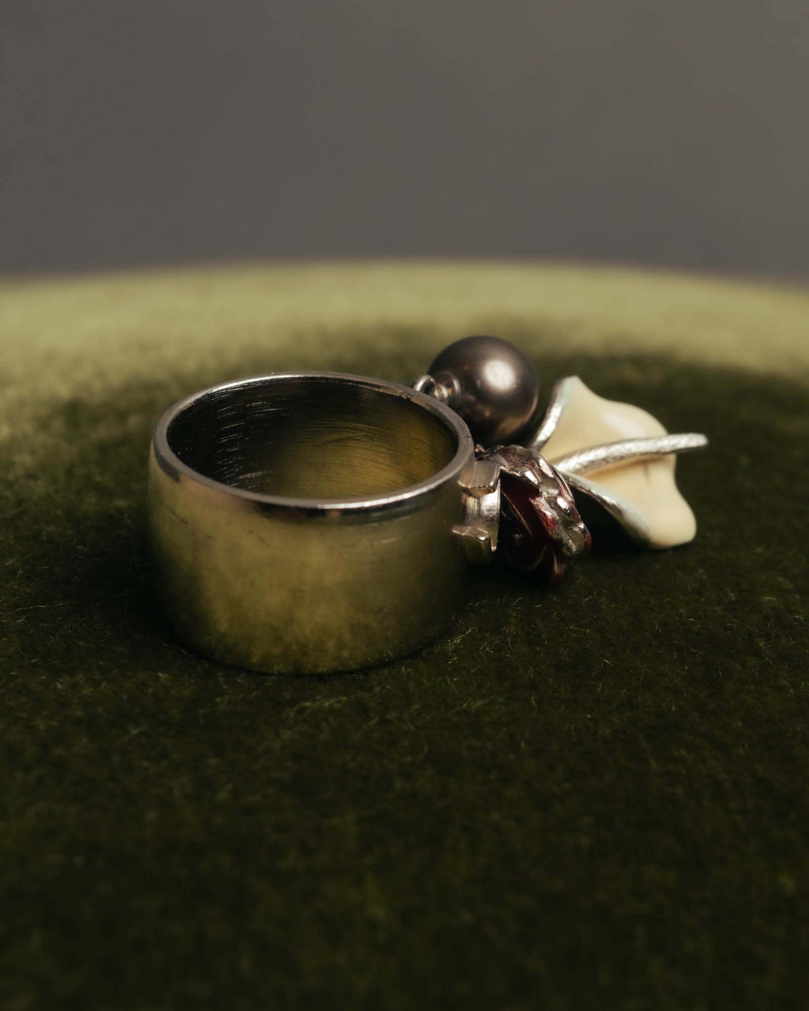 -SPECIAL- “CHANEL” 2005AW charm flower ring