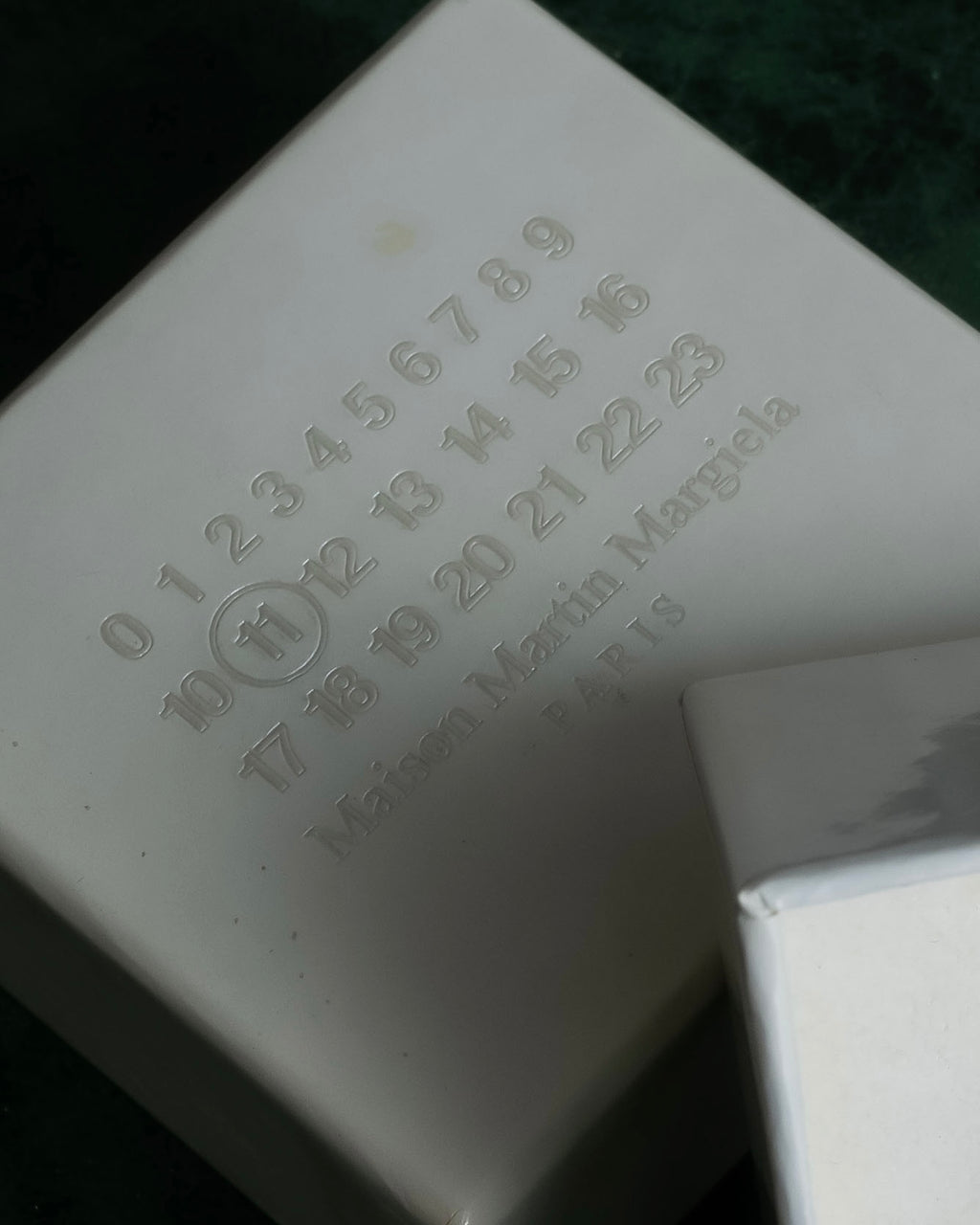 "MAISON MARGIELA" Square-shaped continuous design silver ring