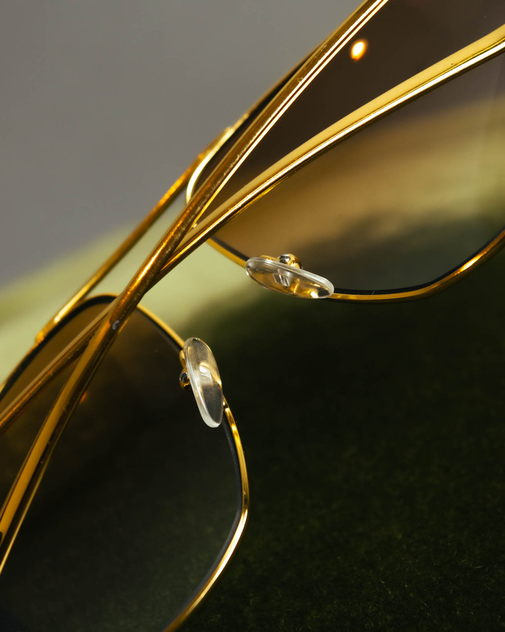 "GUCCI" Classic gold metal aviator sunglasses