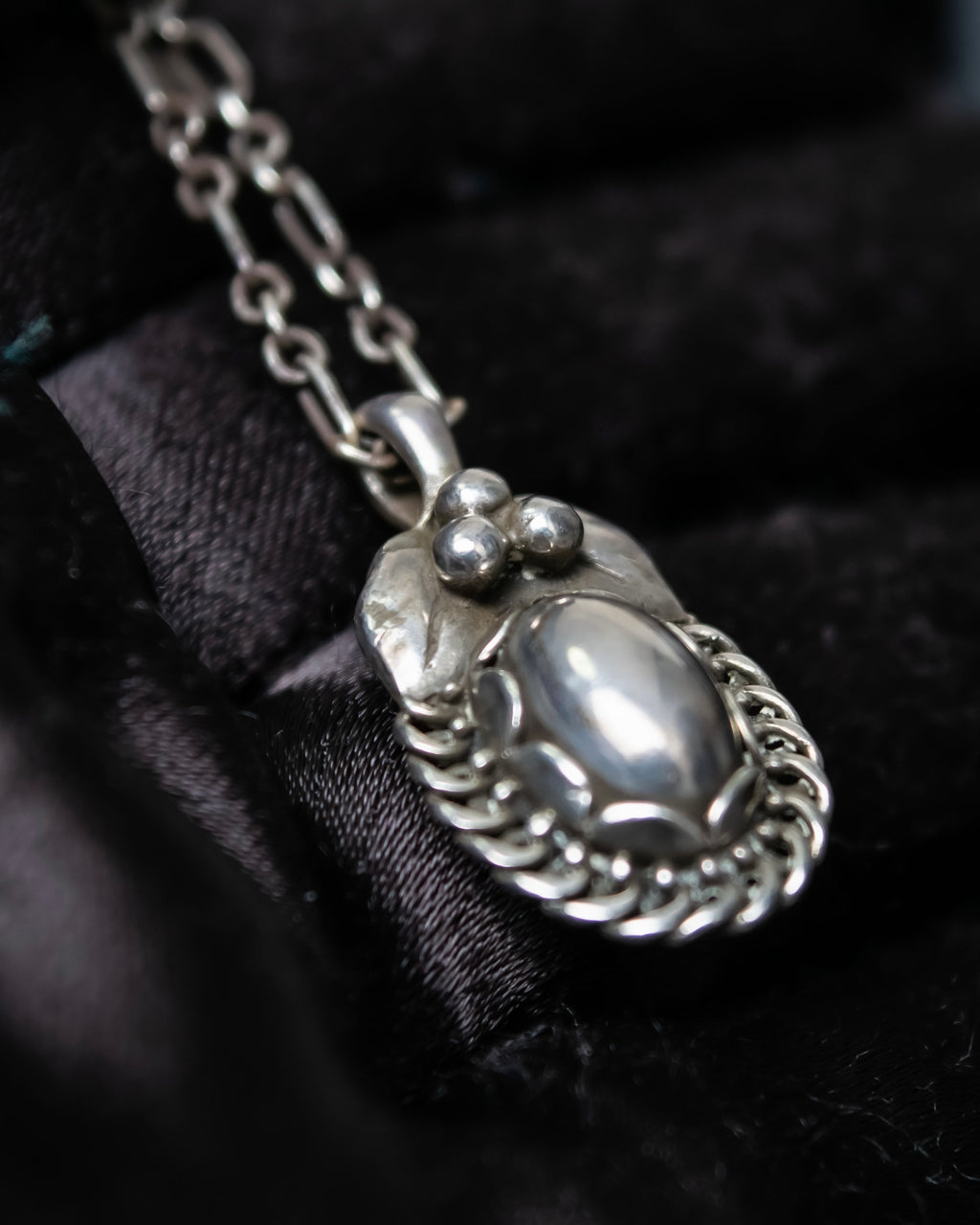 “Georg Jensen” Pendant of the year 1992 silver necklace
