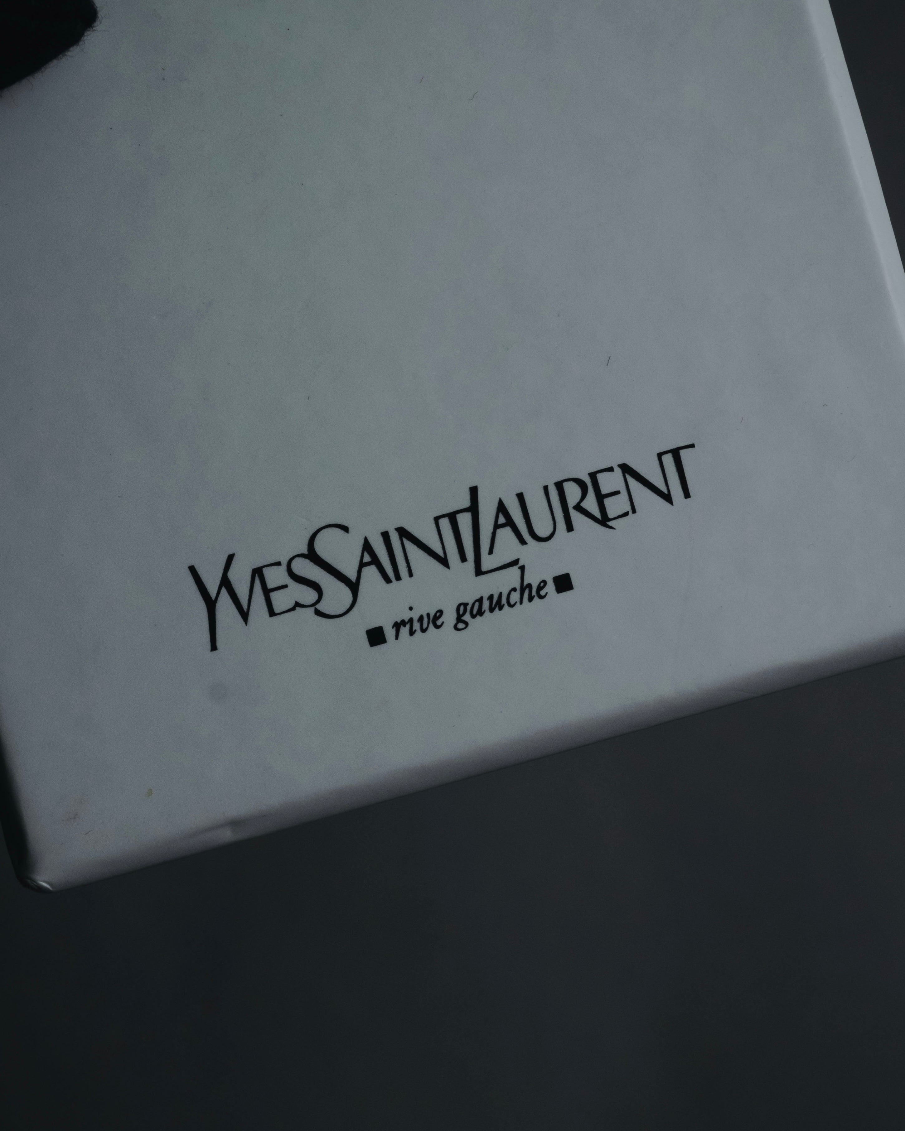 "YVES SAINT LAURENT" 00’s Amethyst stone signet ring