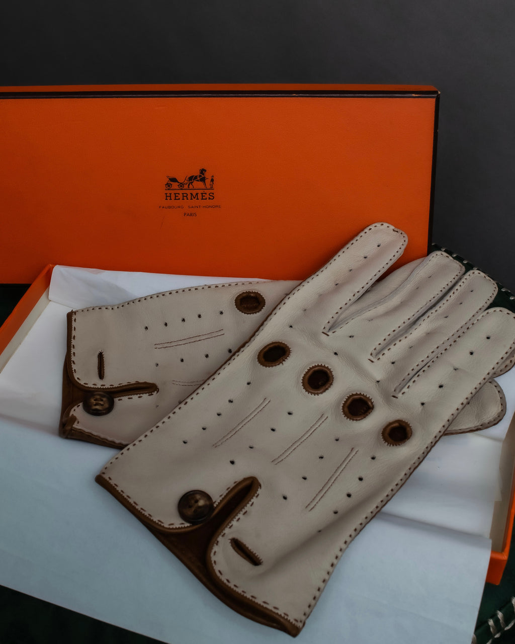 "HERMES" Dot perforation driving leather gloves