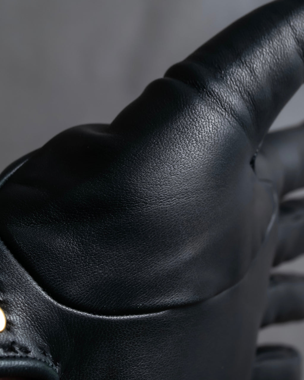"HERMES" H logo＆gold stud design leather gloves