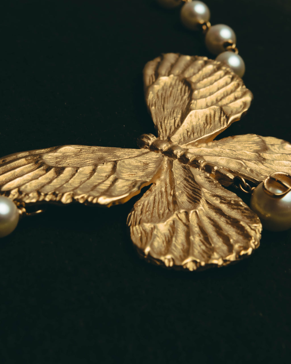 -SPECIAL- “Dior” 2023-24’s Sculpted butterfly pearl long necklace