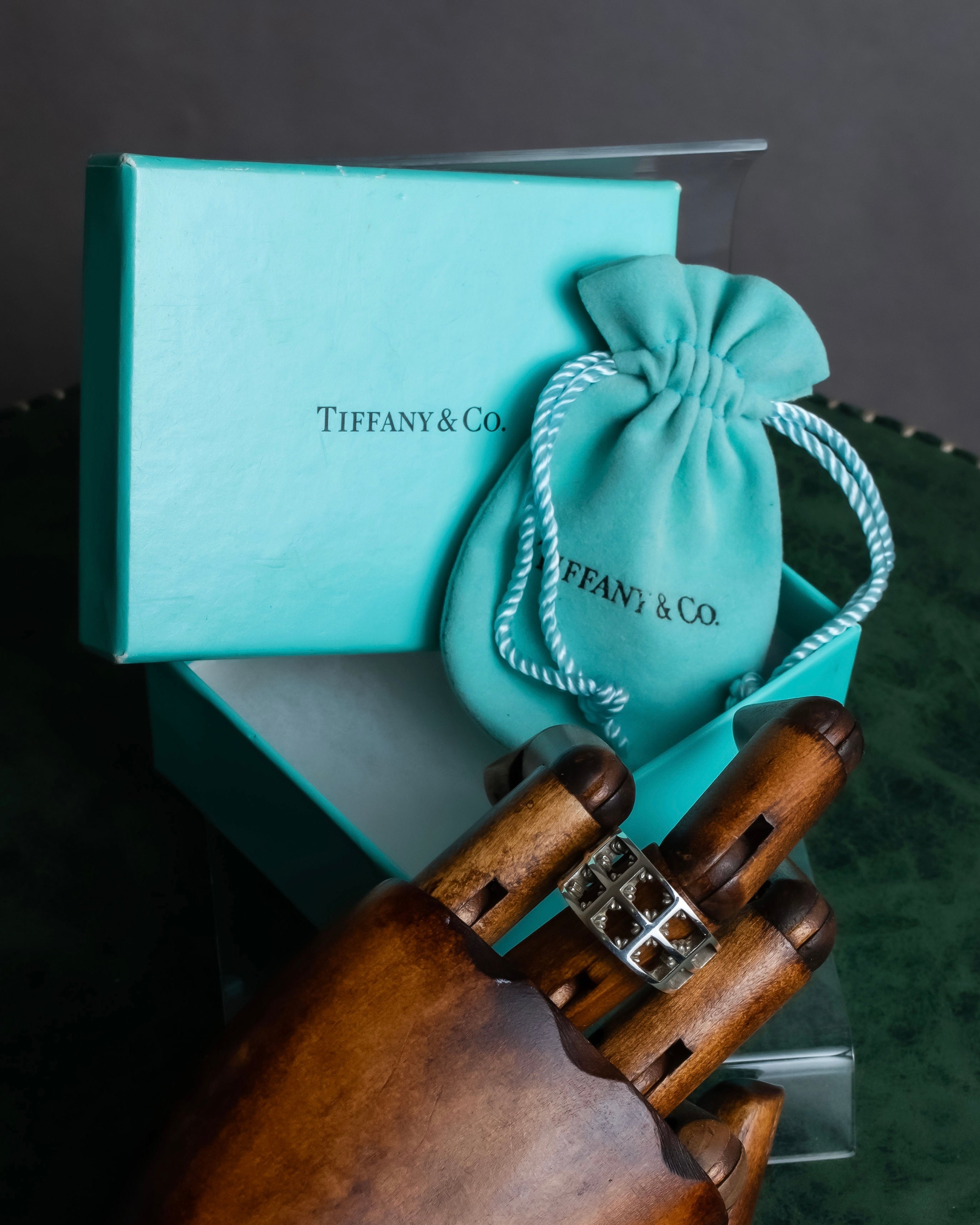 "Tiffany&Co" Silver 925 square cut edged ring