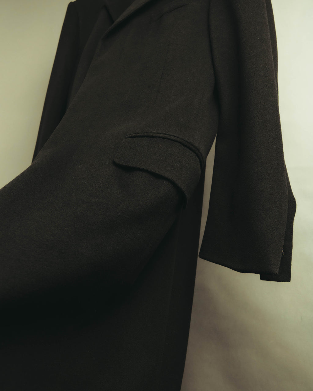 –SPECIAL– “GUCCI” 90’s Tom Ford era concealed-front wool long chester coat