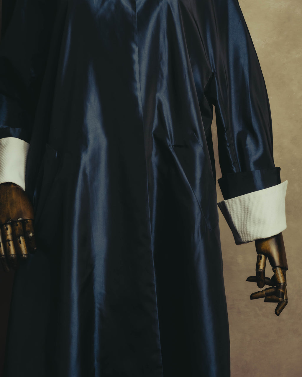 "CELINE" 70's-80's Dramatic contrast collar long coat