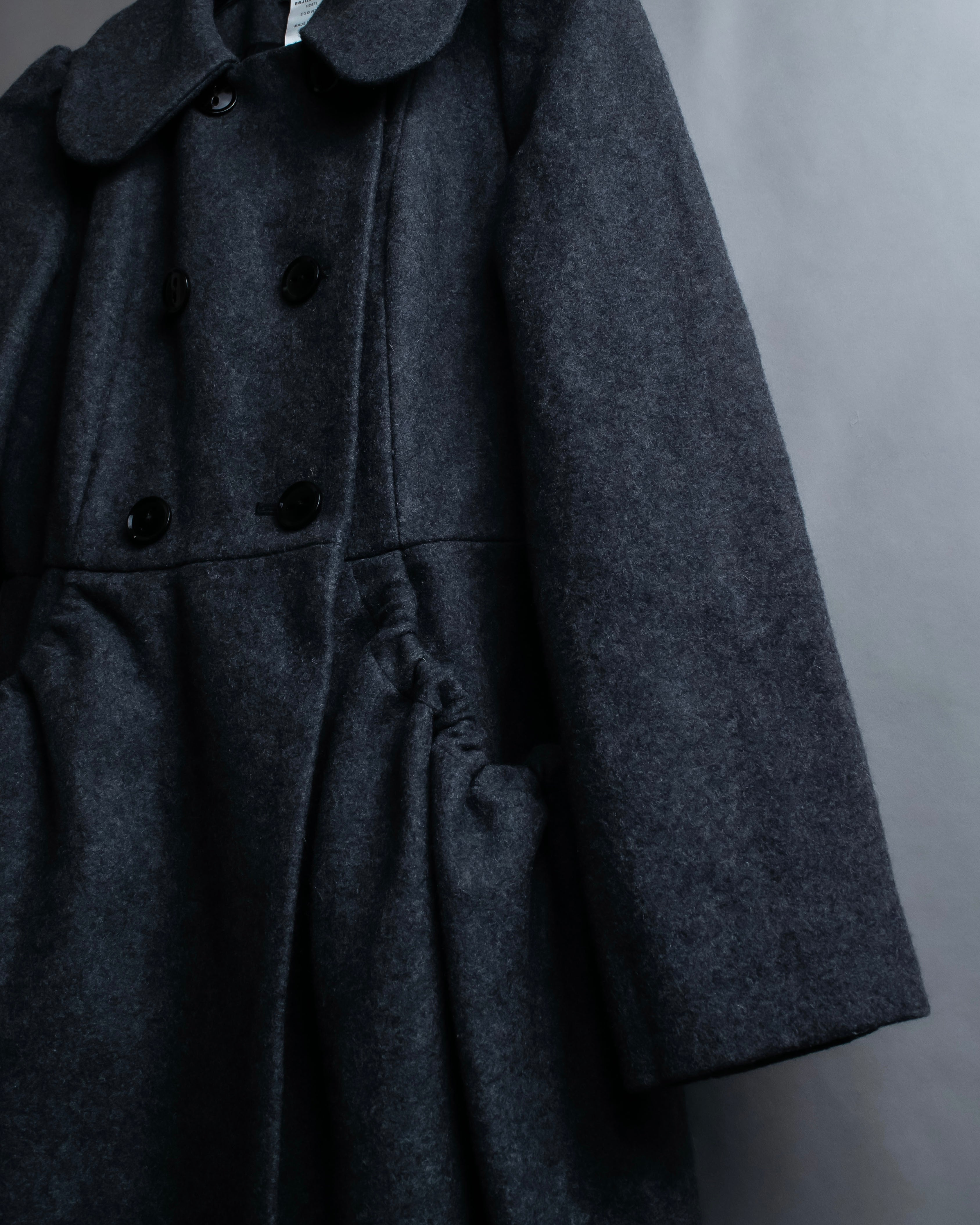"Chloe" Gathered waist round collar coat