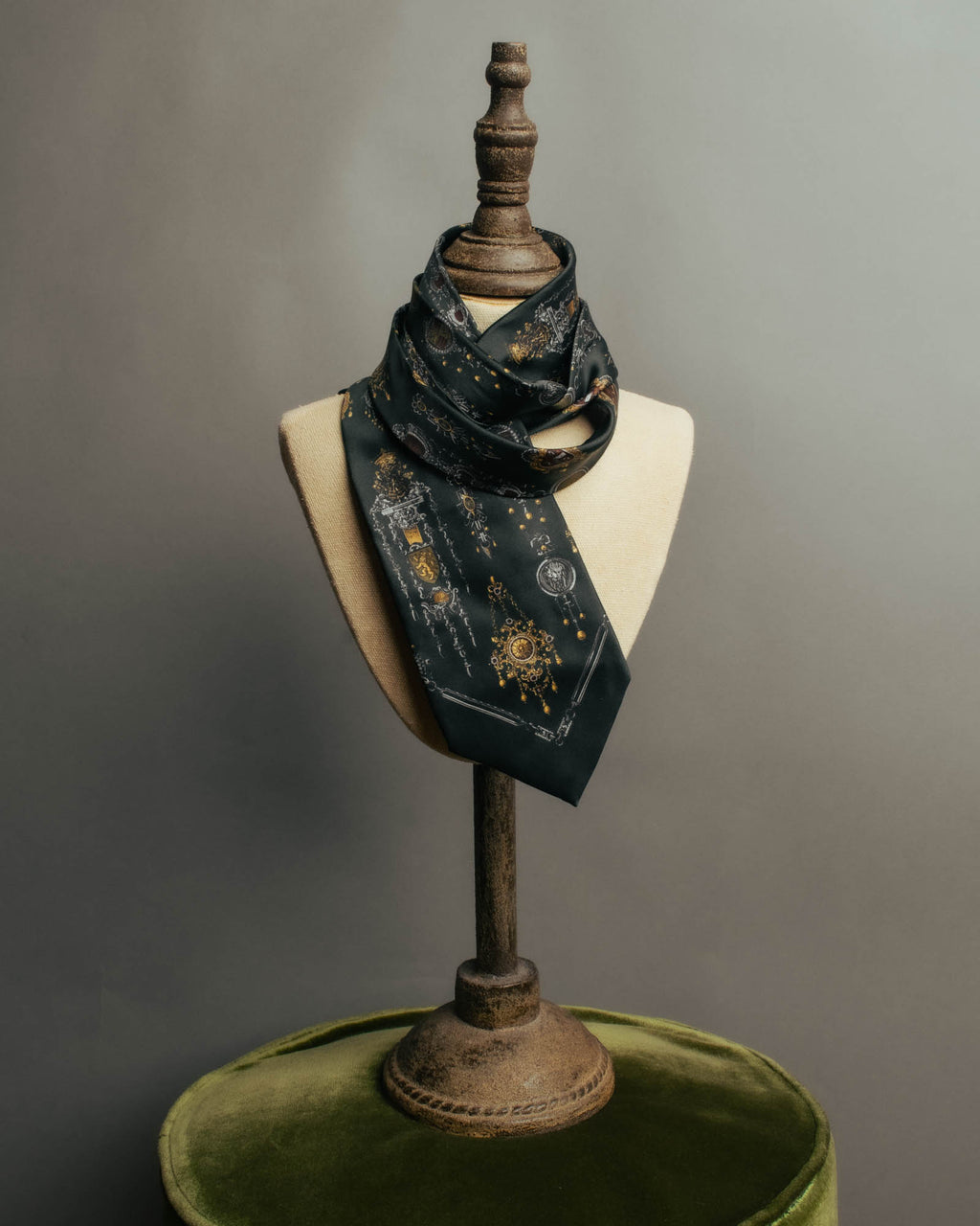 "Gianfranco Ferré" 90's Baroque print silk necktie