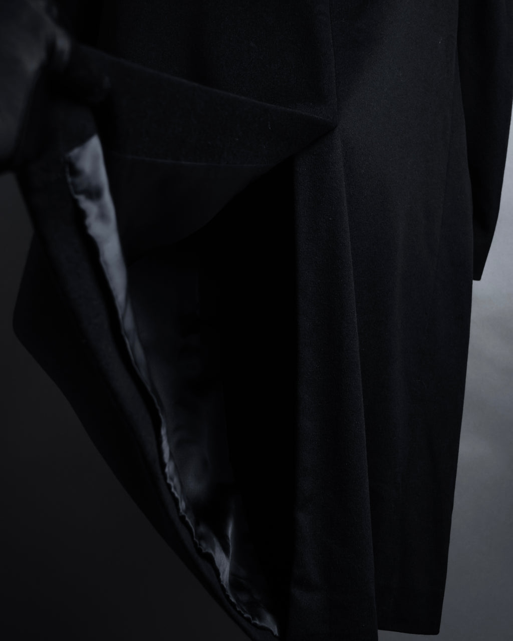 "BELLUMORE／ANTONIO FUSCO"
Fly front 100% cashmere chester coat