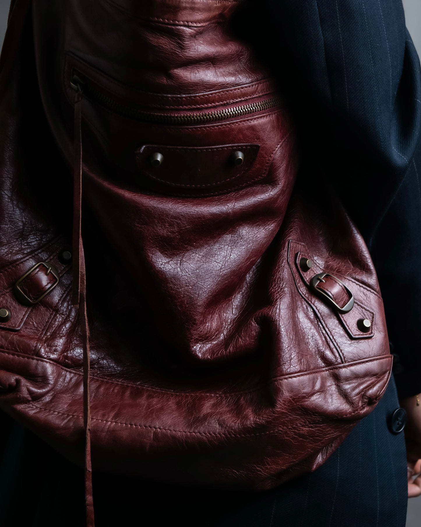 “BALENCIAGA” The Day leather one shoulder bag (burgundy)
