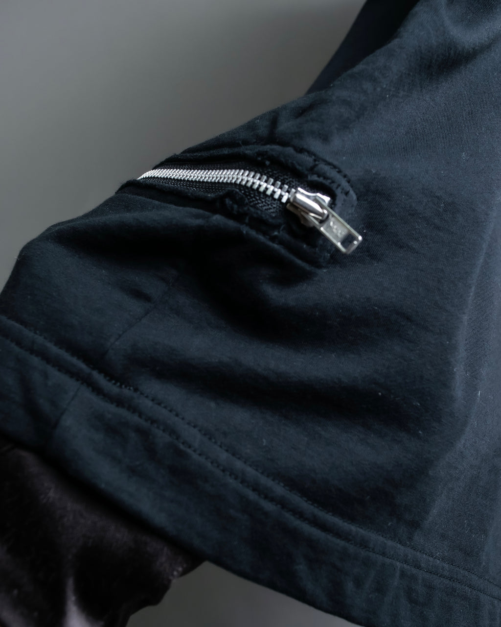 “Comme des Garçons Homme Plus” Zip attached detail T shirt