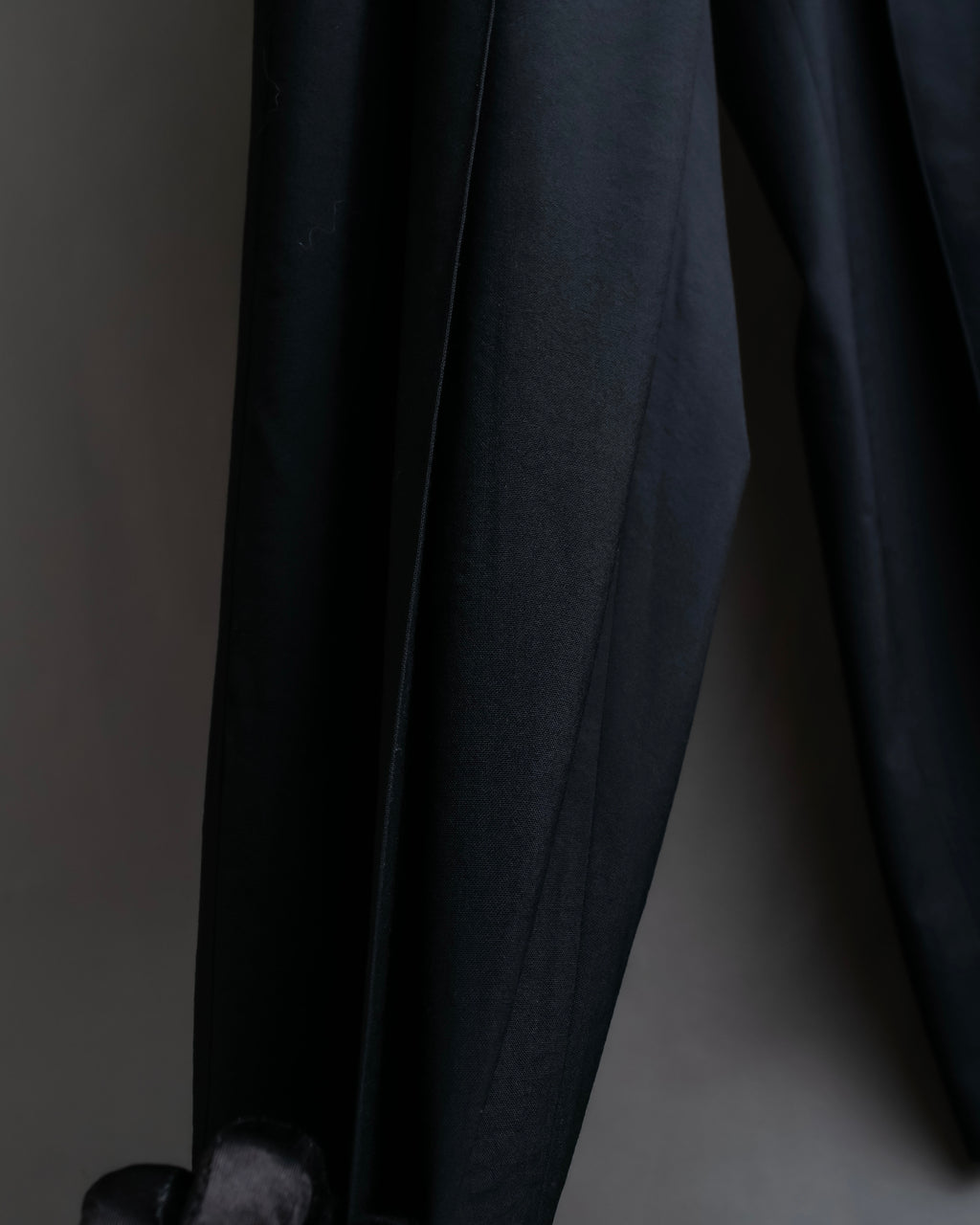 "LOEWE" Deep pleat tapered draped slacks
