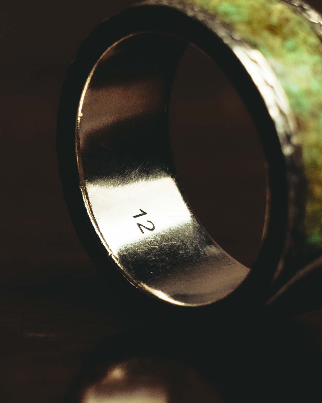 "GUCCI" 20's Ornate green inlay wide band ring